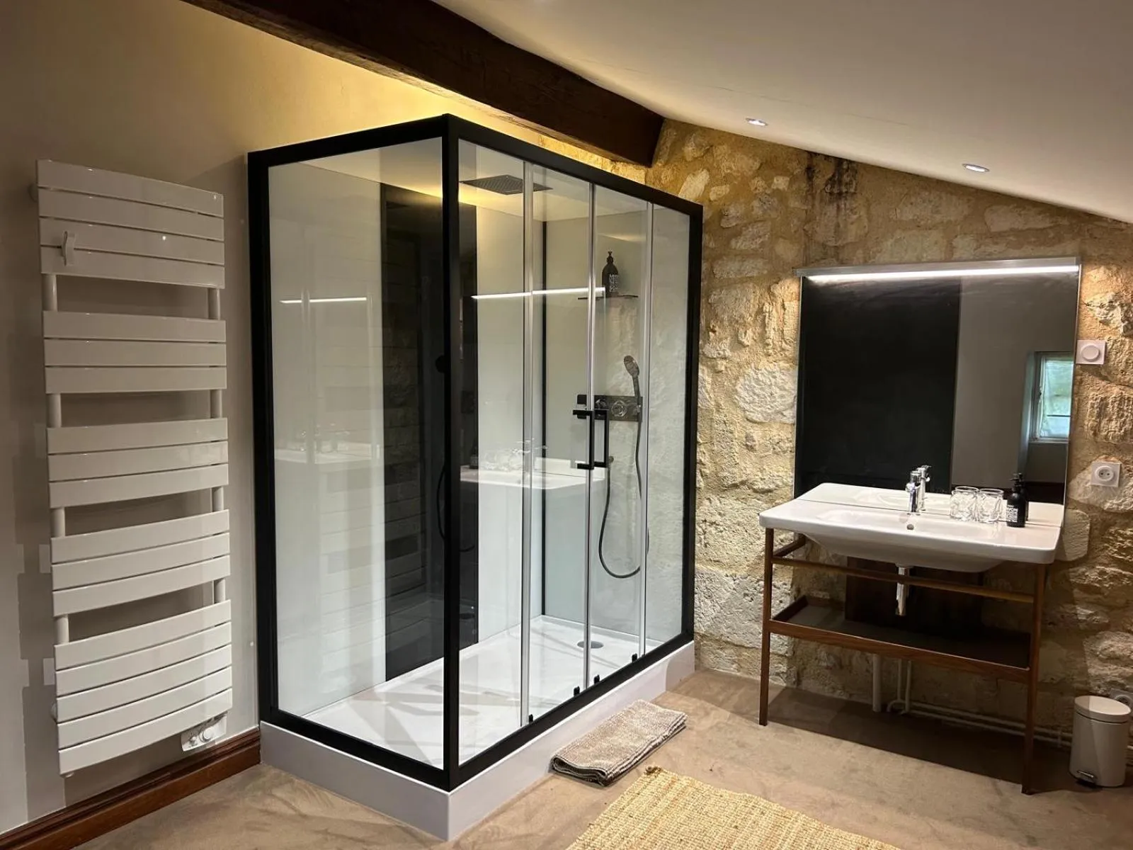 Shower in Chateau de la Vieille Chapelle