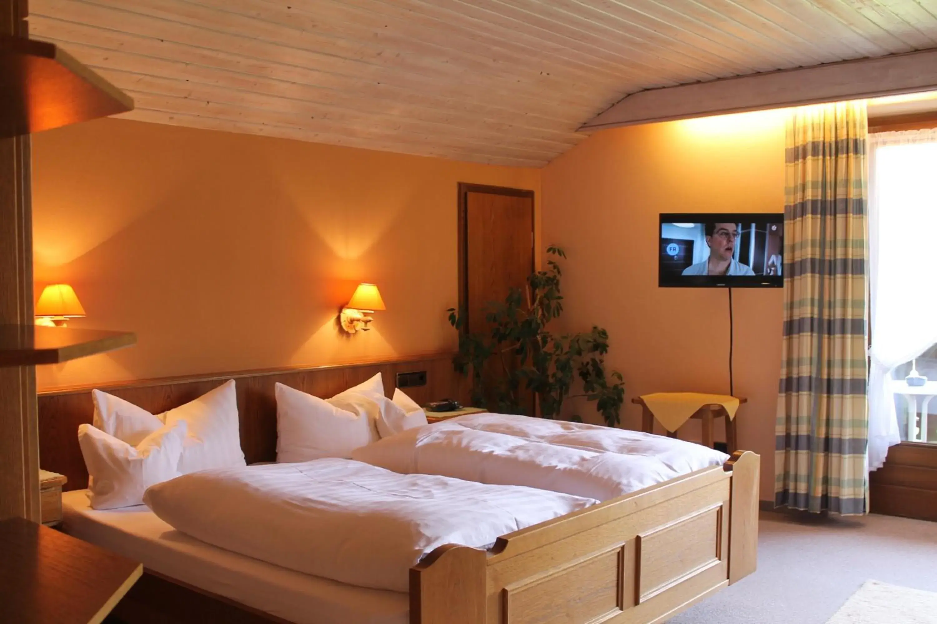 Superior Double Room in DEVA Hotel-Restaurant Fischerwirt inklusive Chiemgau Card Superior Double Room in DEVA Hotel-Restaurant Fischerwirt inklusive Chiemgau Card