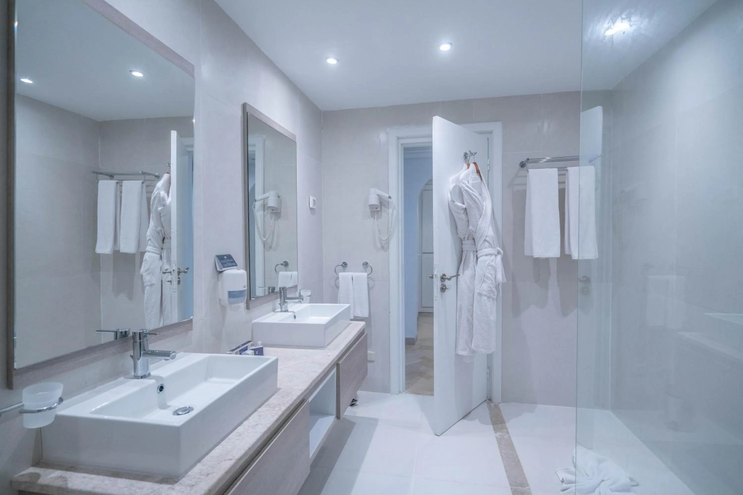 Shower in Ulysse Thalasso & Spa - All Inclusive