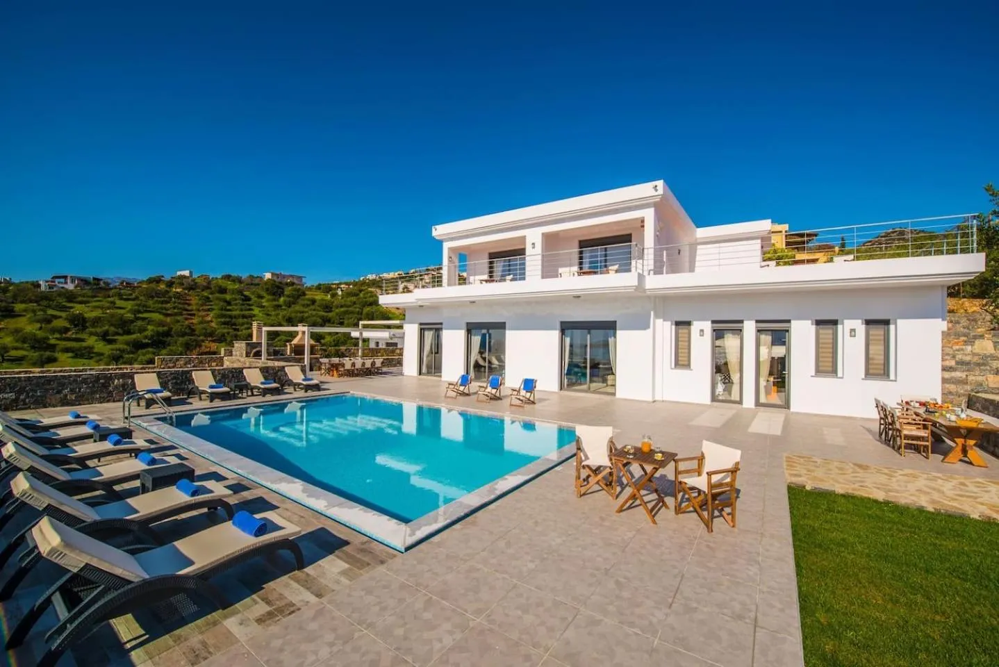 Property building in Villa Bellelen