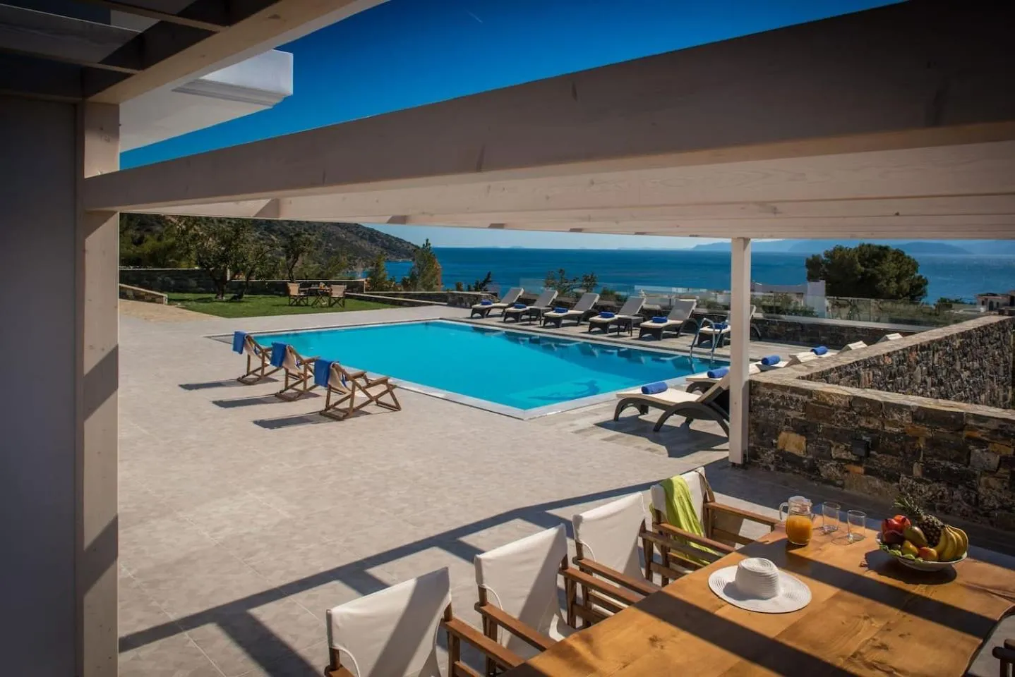 Swimming pool in Villa Bellelen