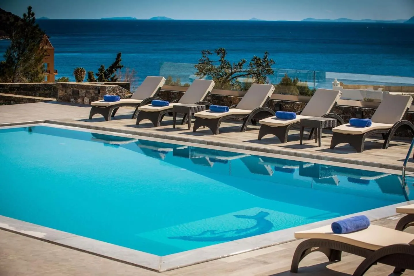 Swimming pool in Villa Bellelen