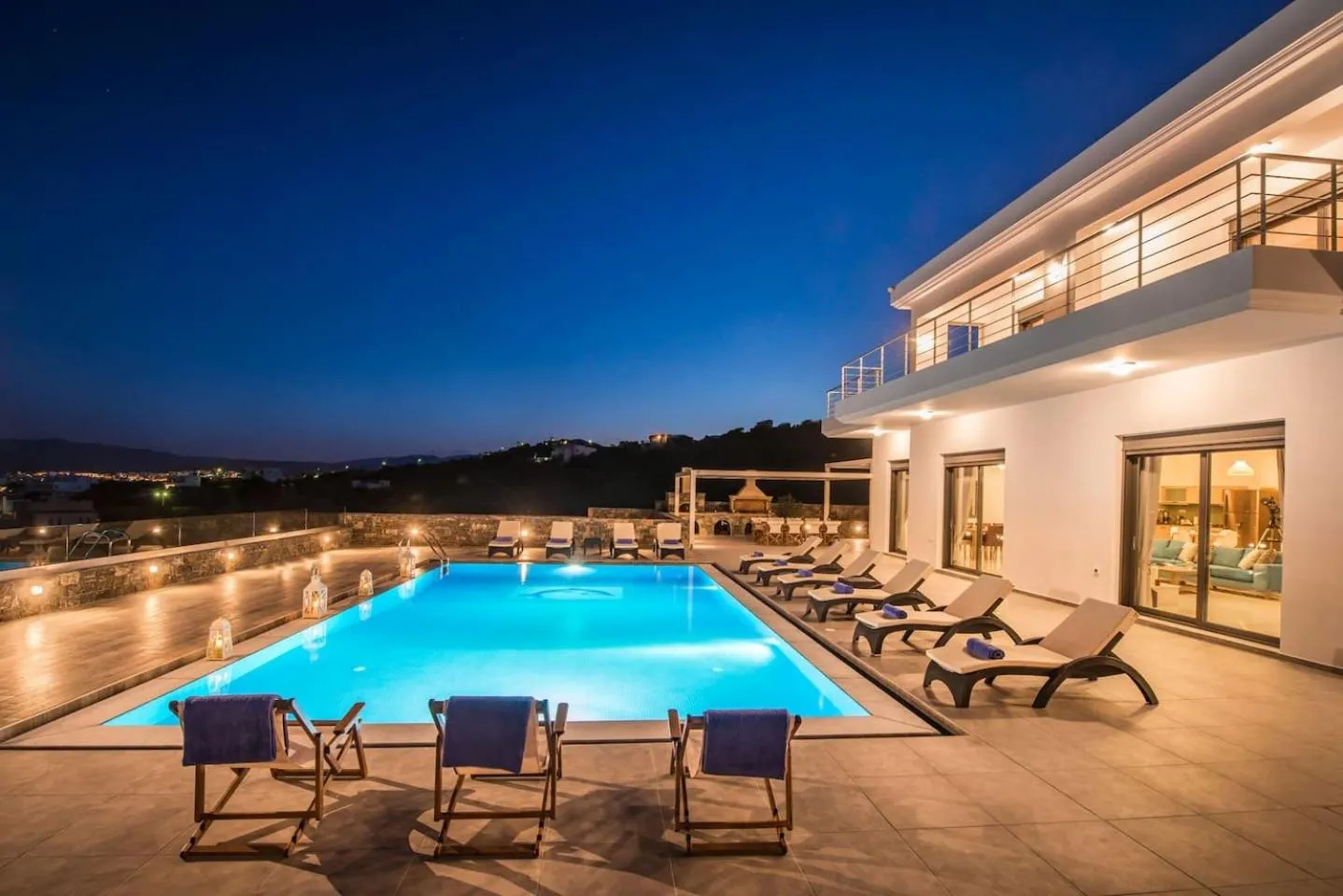 Swimming pool in Villa Bellelen