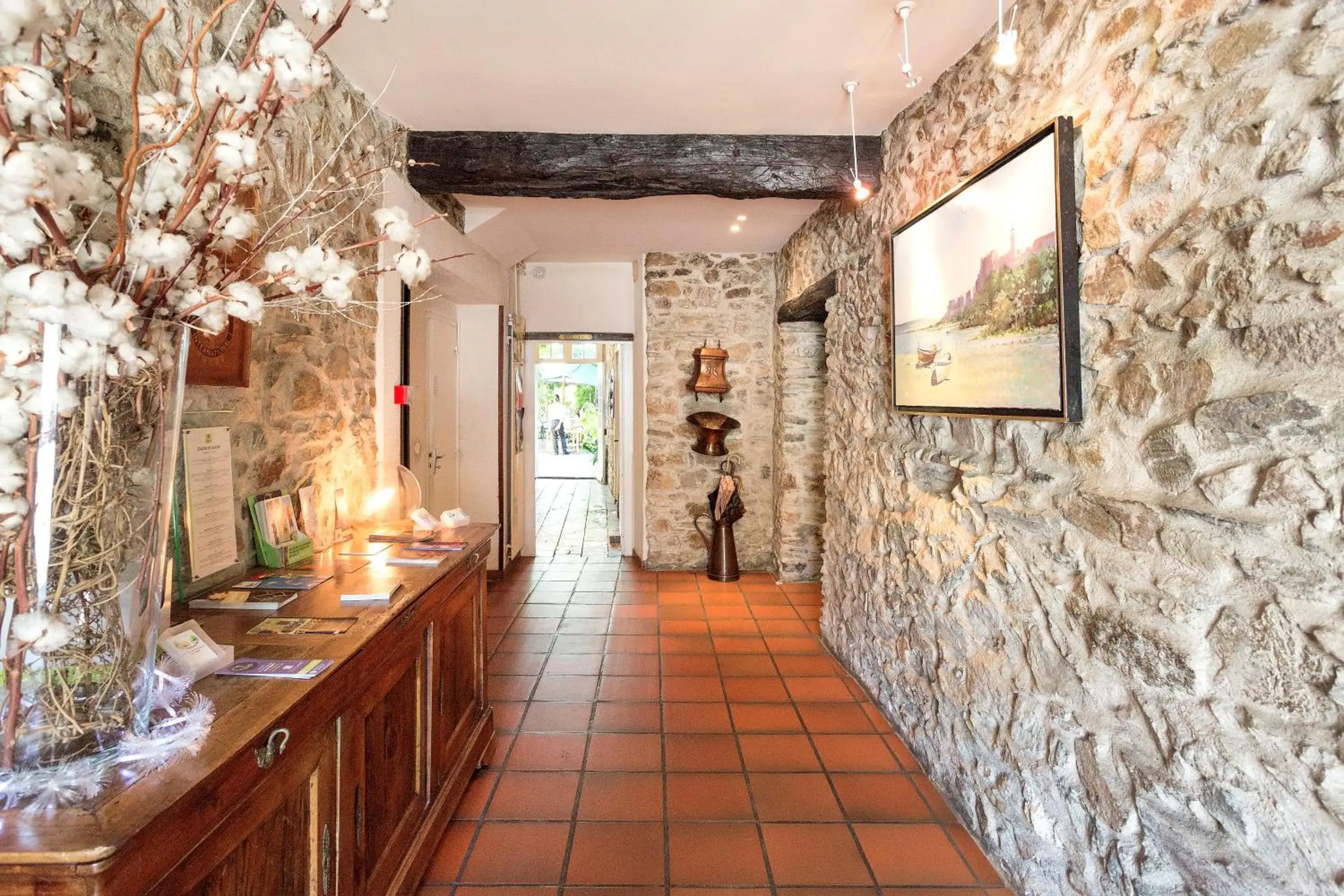 Lobby or reception, Lobby/Reception in Logis - Hôtel Restaurant du Midi