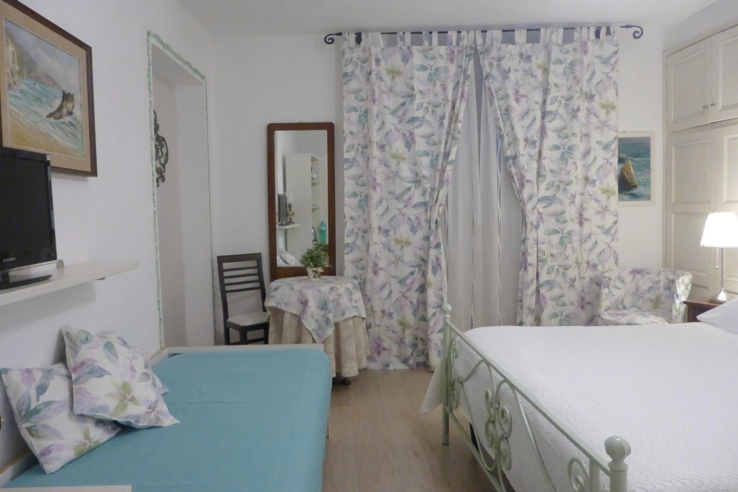 Bedroom, Bed in Affittacamere Monica