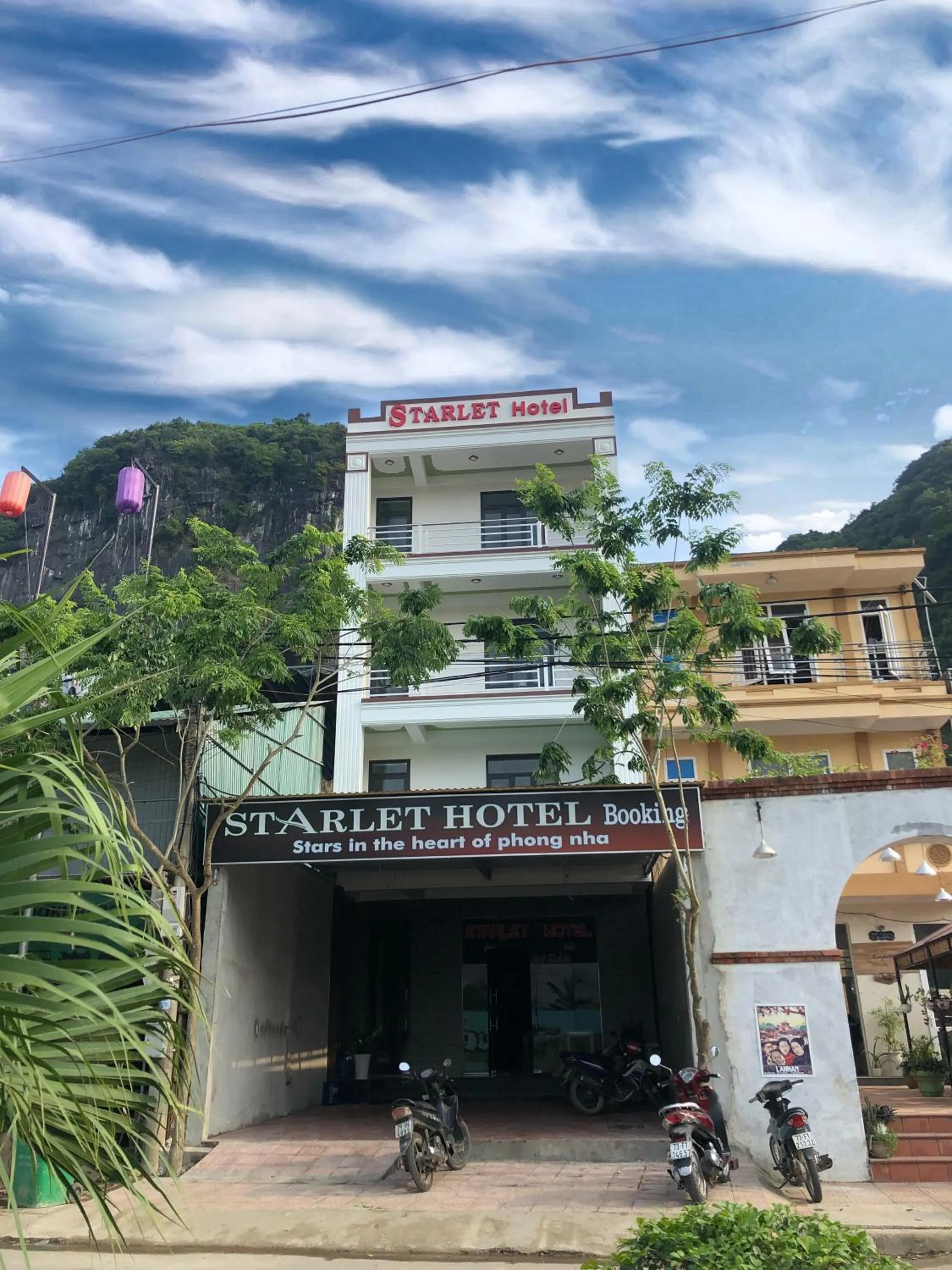 Facade/entrance in Starlet Hotel Phong Nha