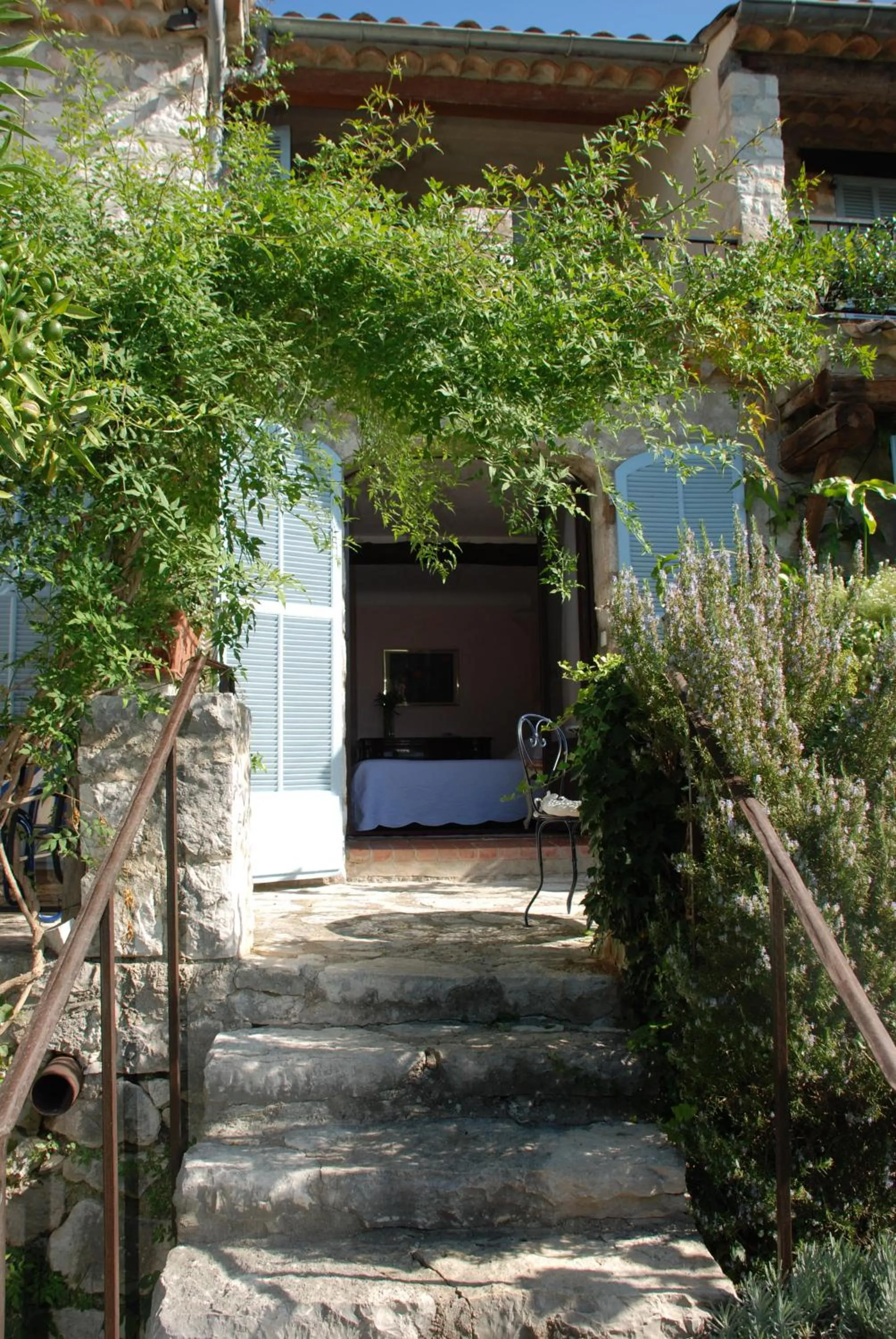 Facade/entrance in Les Orangers