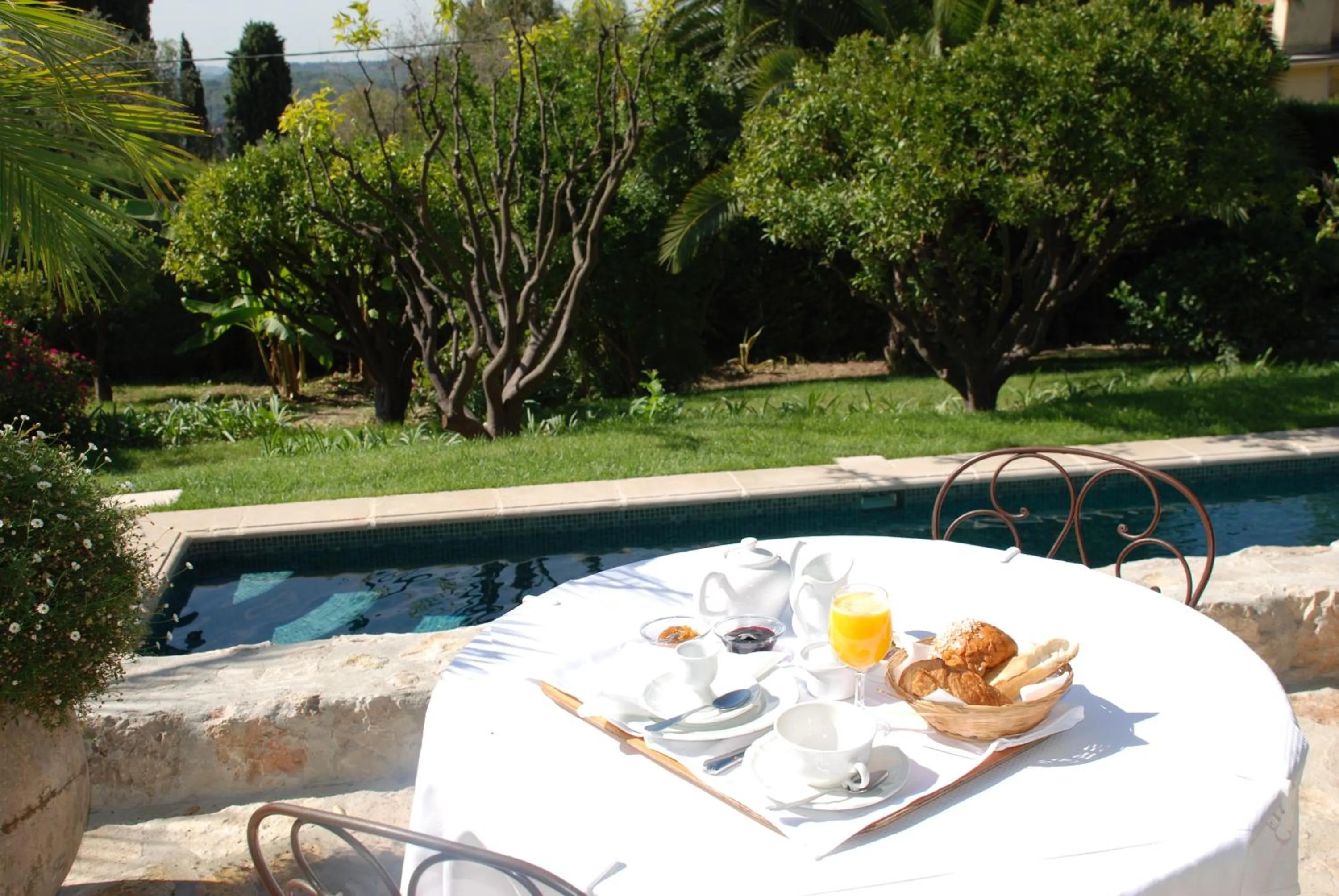 Food in Les Orangers