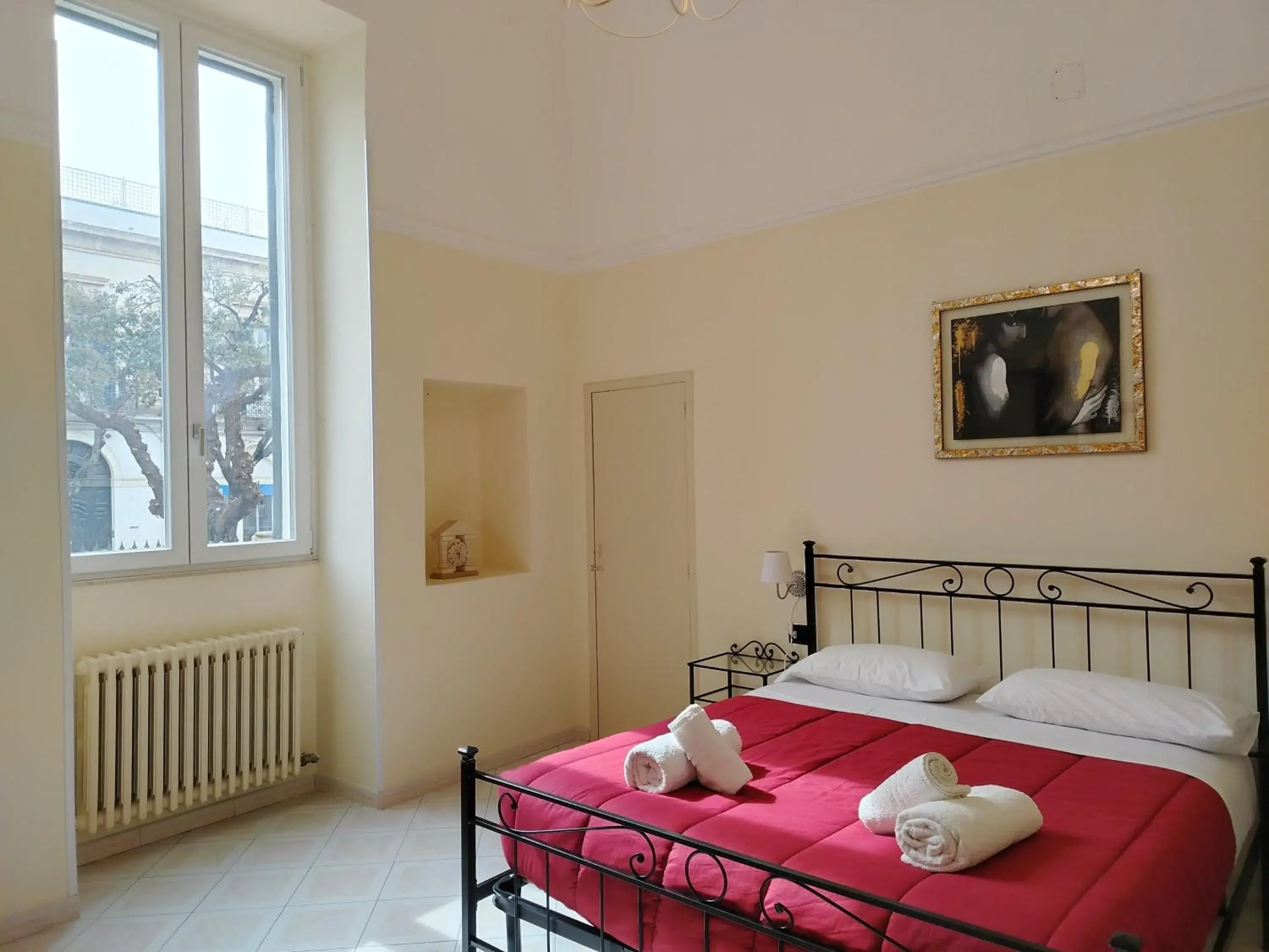 Double Room with Private Bathroom - single occupancy in iLCastellano - Suites & Apartments Double Room with Private Bathroom - single occupancy in iLCastellano - Suites & Apartments