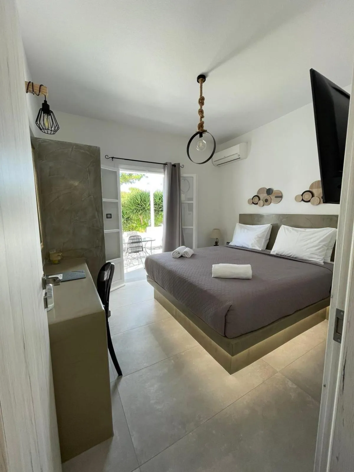 Bedroom, Bed in Zoumis Residence