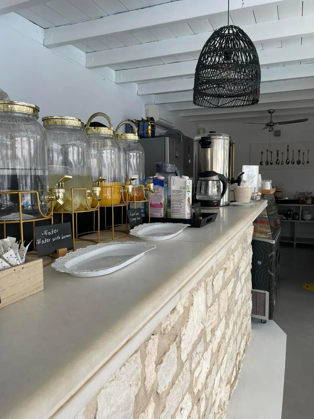 Breakfast in Zoumis Residence