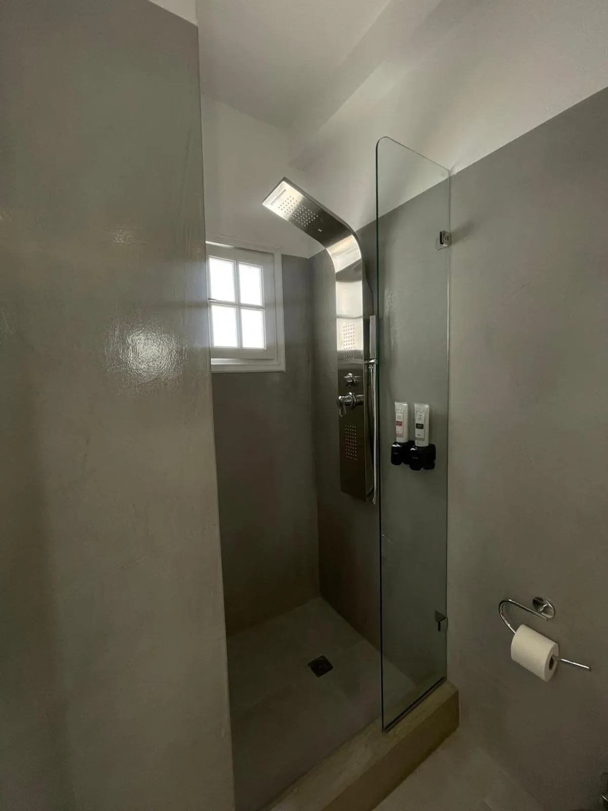 Shower in Zoumis Residence