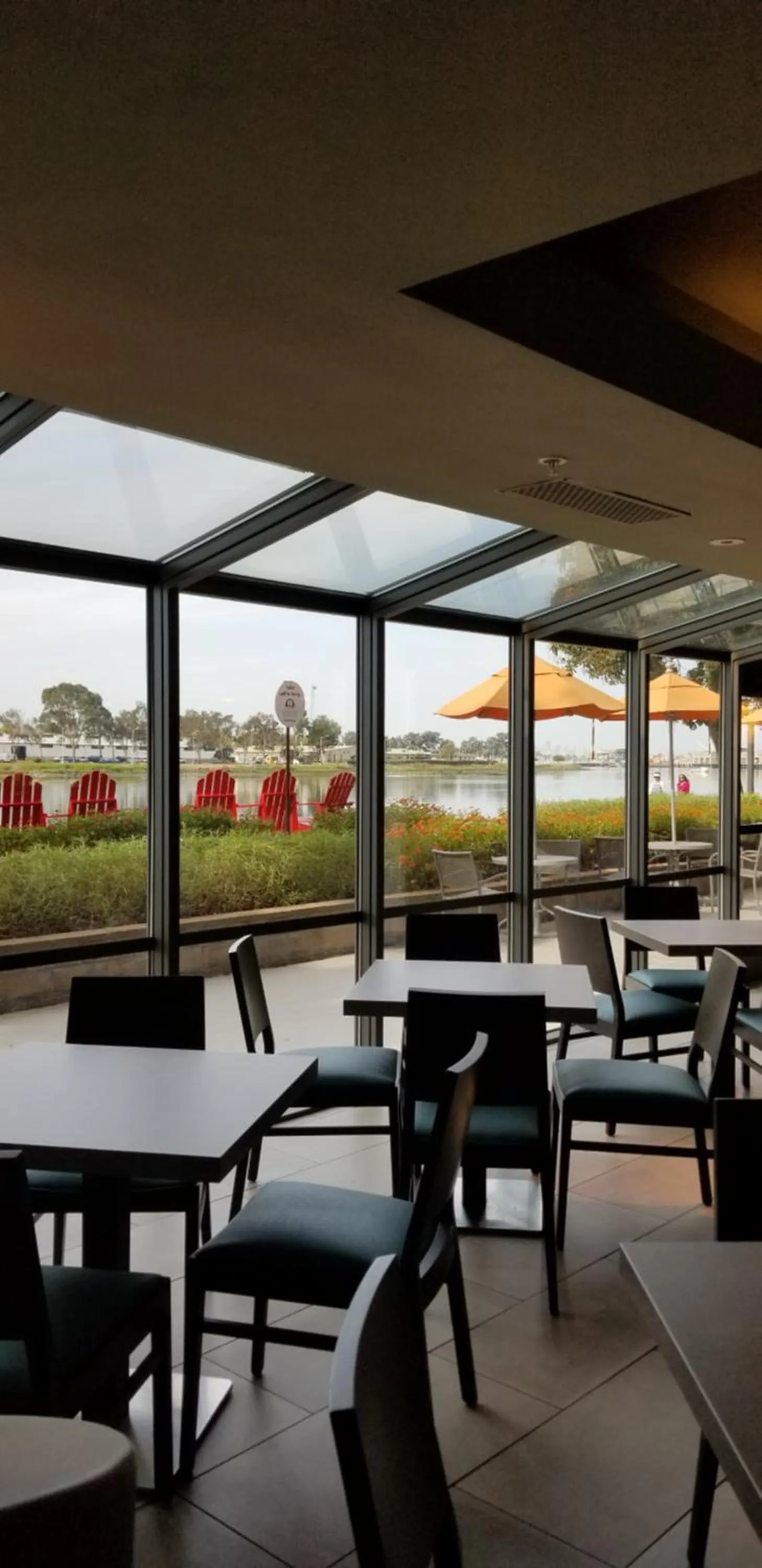 Lounge or bar in Executive Inn & Suites Oakland