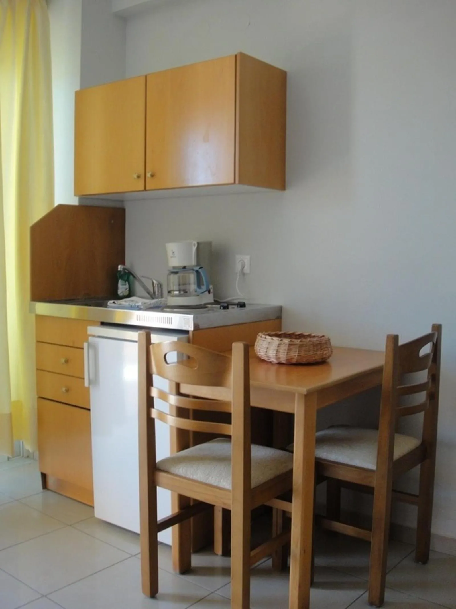 Budget Double Room in Leonidas Rooms