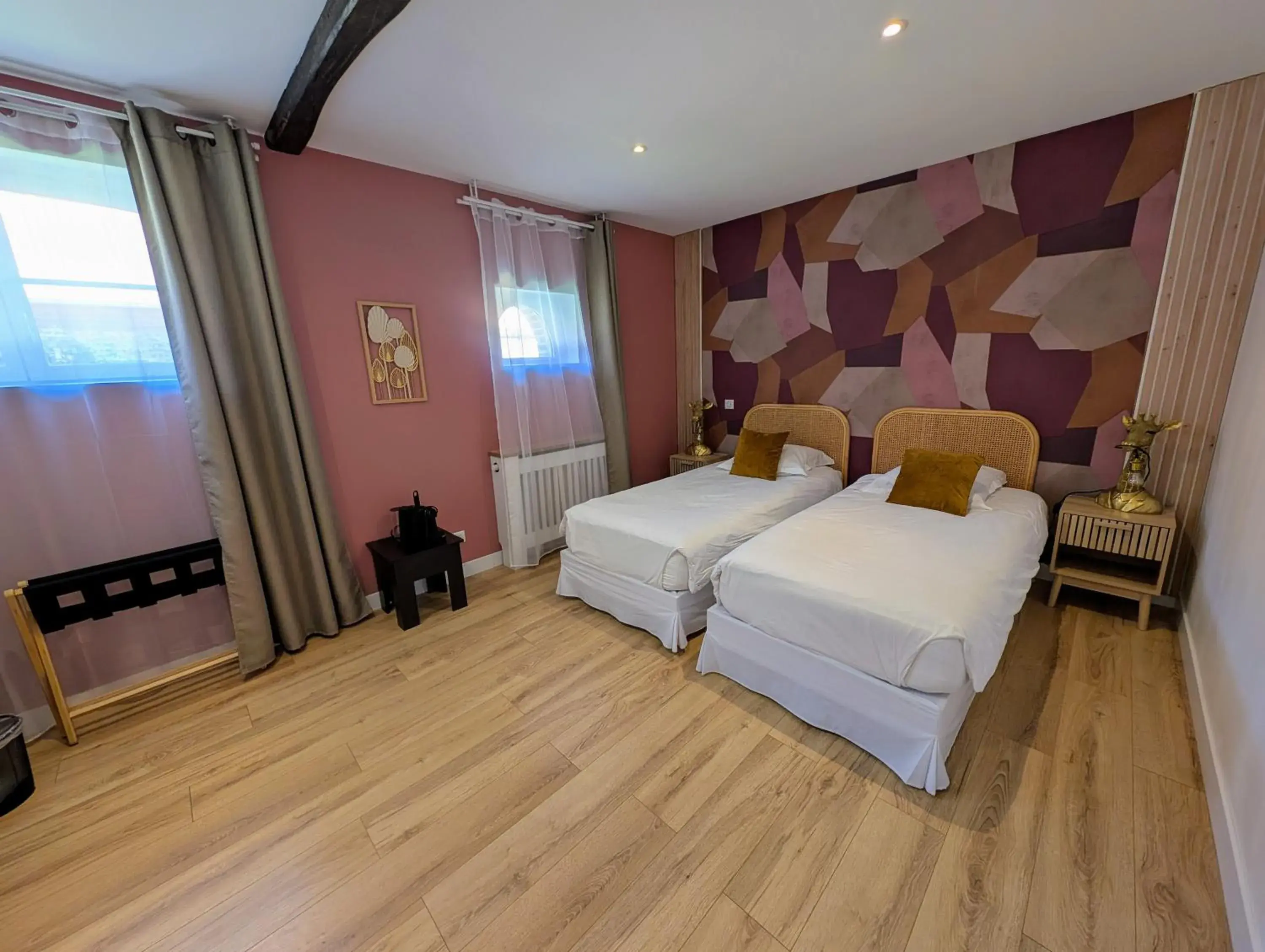 Standard Twin Room in Le Relais du Beffroi & SPA Standard Twin Room in Le Relais du Beffroi & SPA
