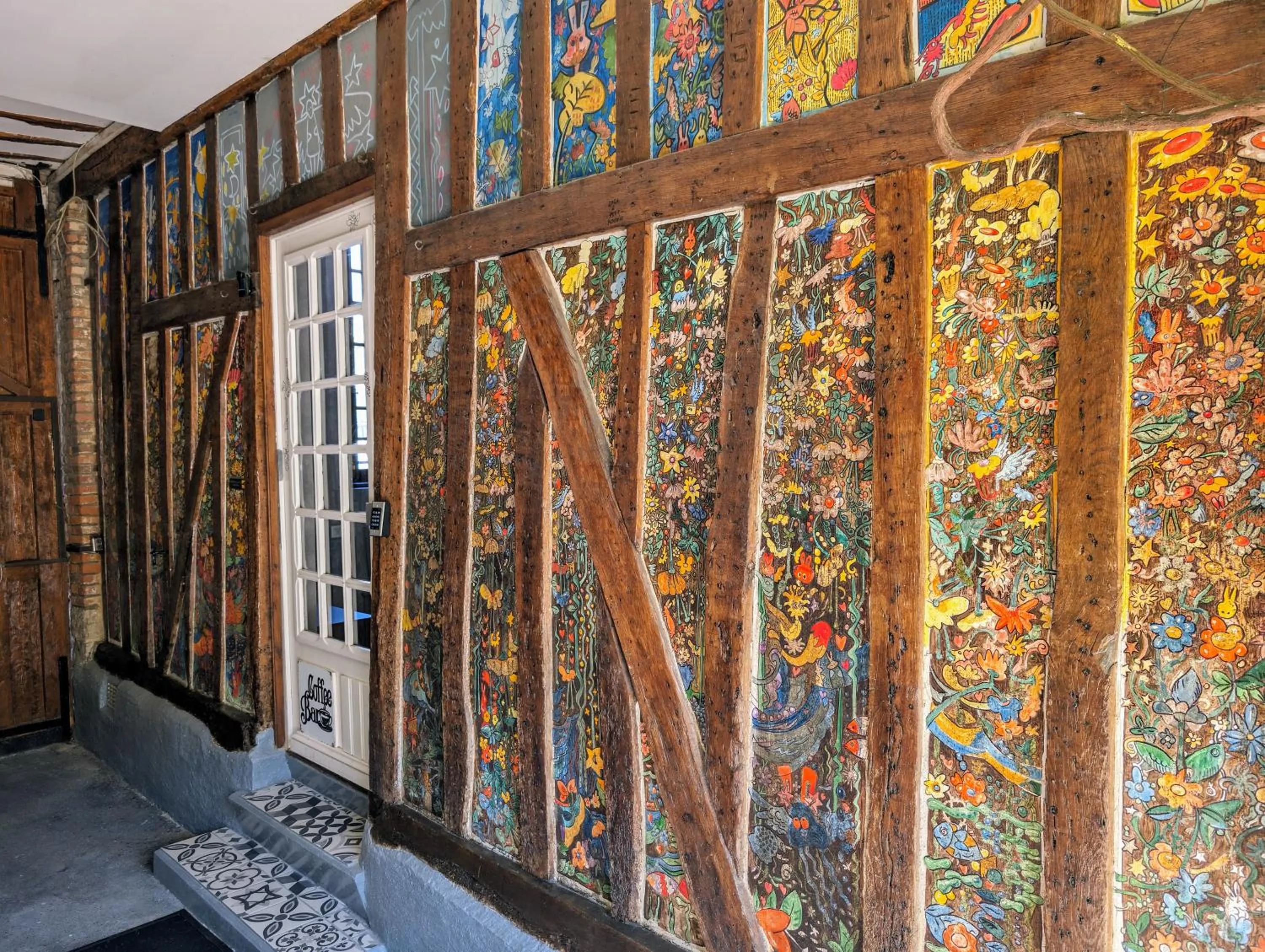 Facade/entrance in Le Relais du Beffroi & SPA