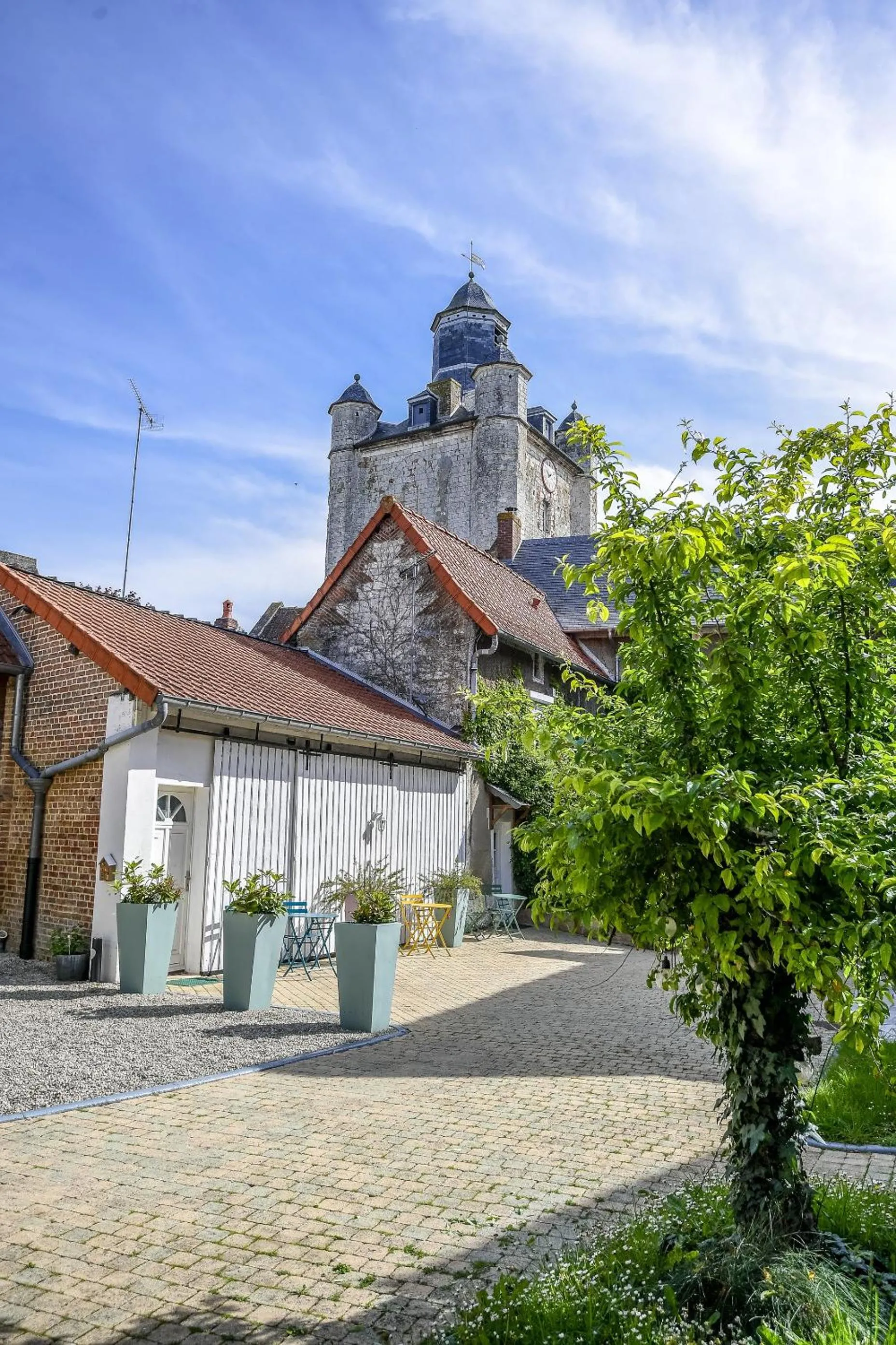 Property building in Le Relais du Beffroi & SPA