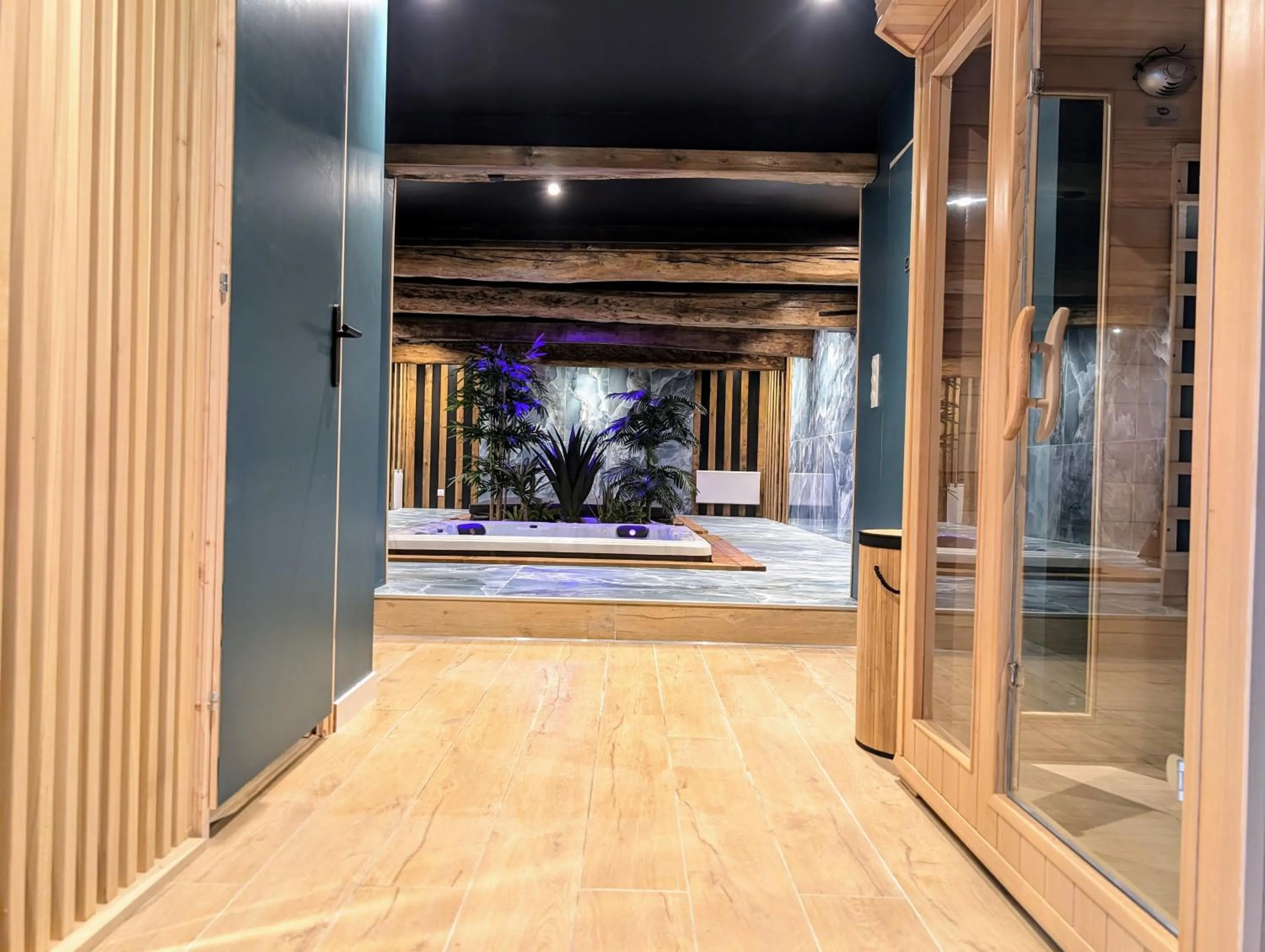Spa and wellness centre/facilities in Le Relais du Beffroi & SPA