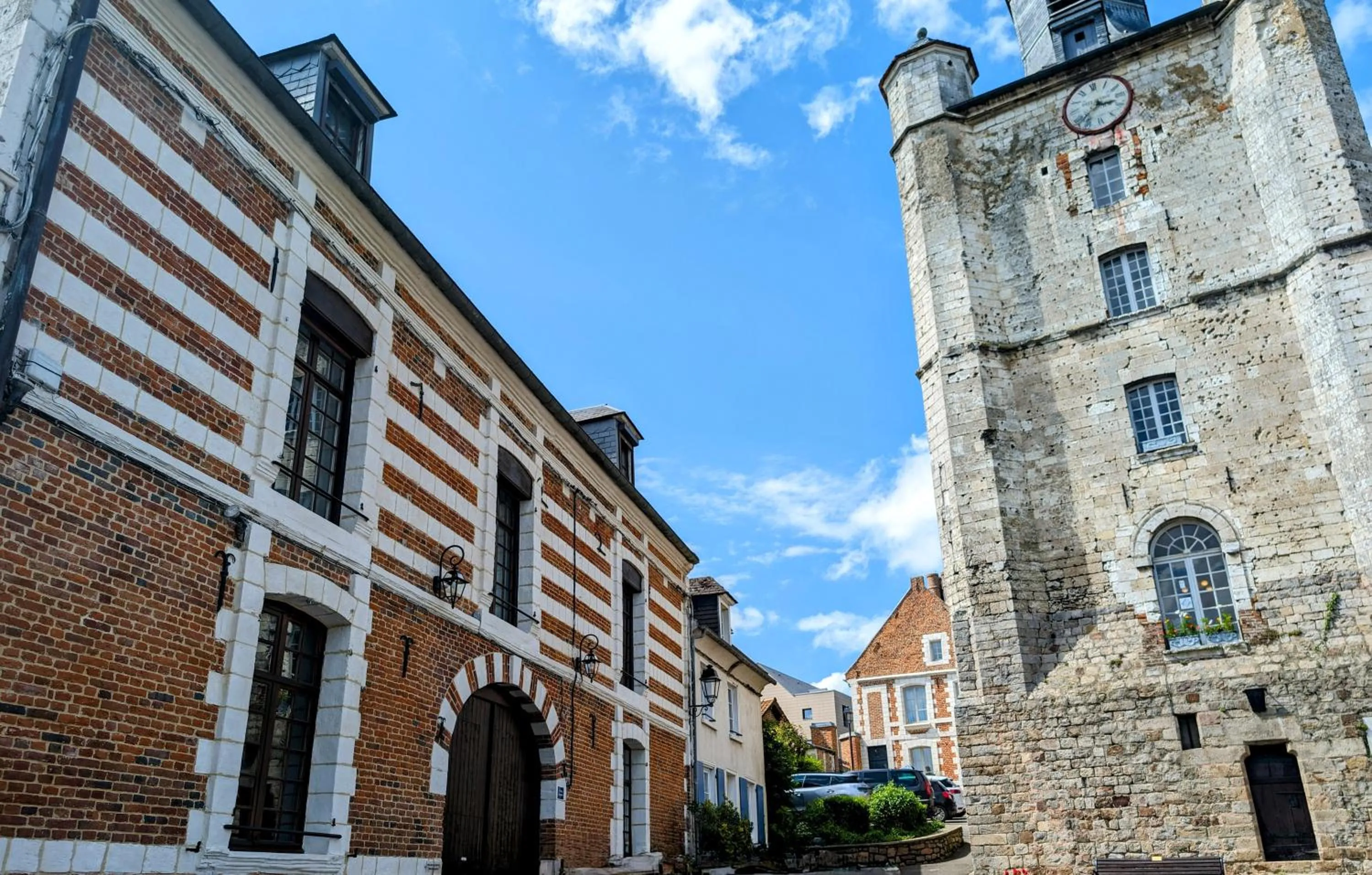 Facade/entrance in Le Relais du Beffroi & SPA