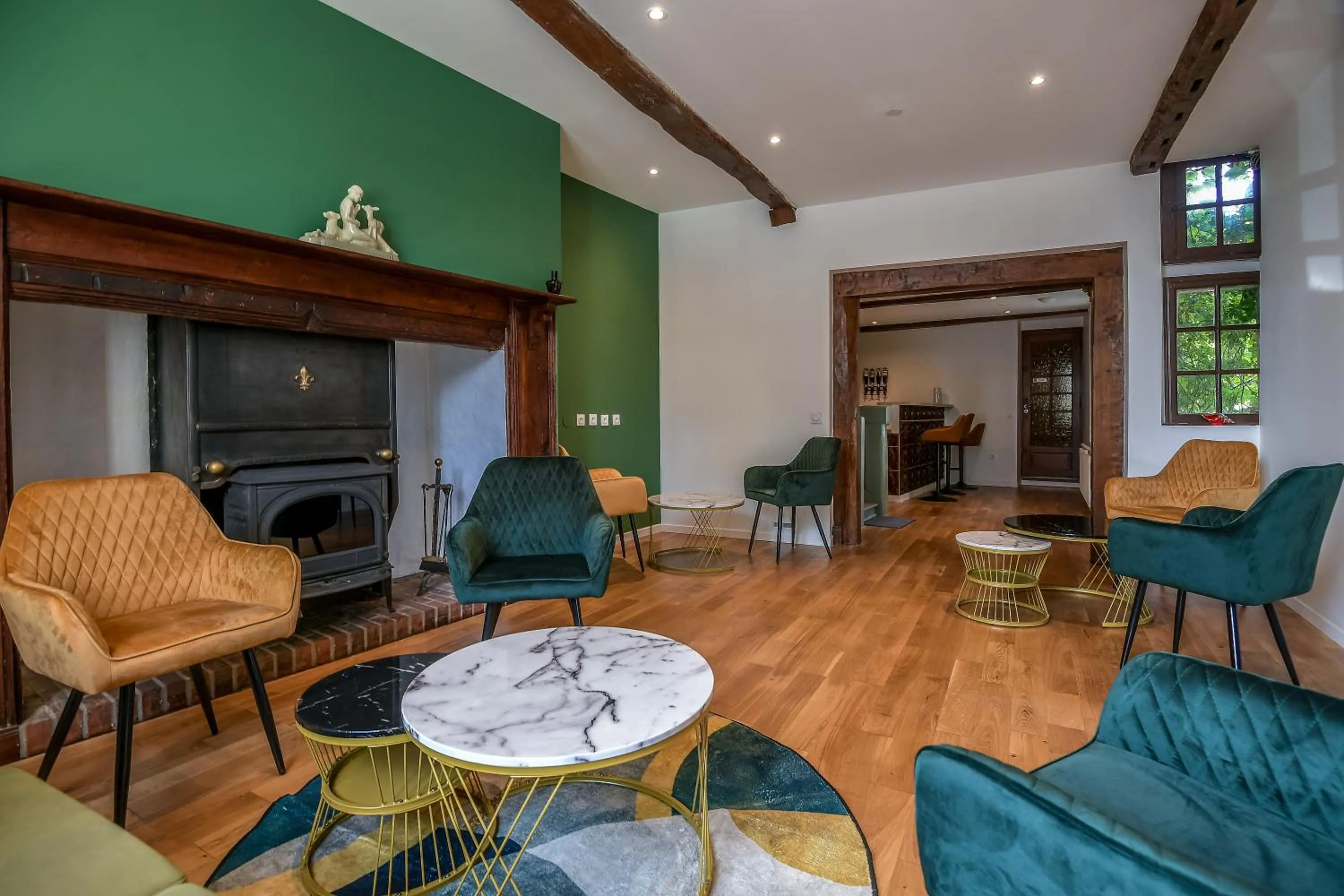 Living room in Le Relais du Beffroi & SPA