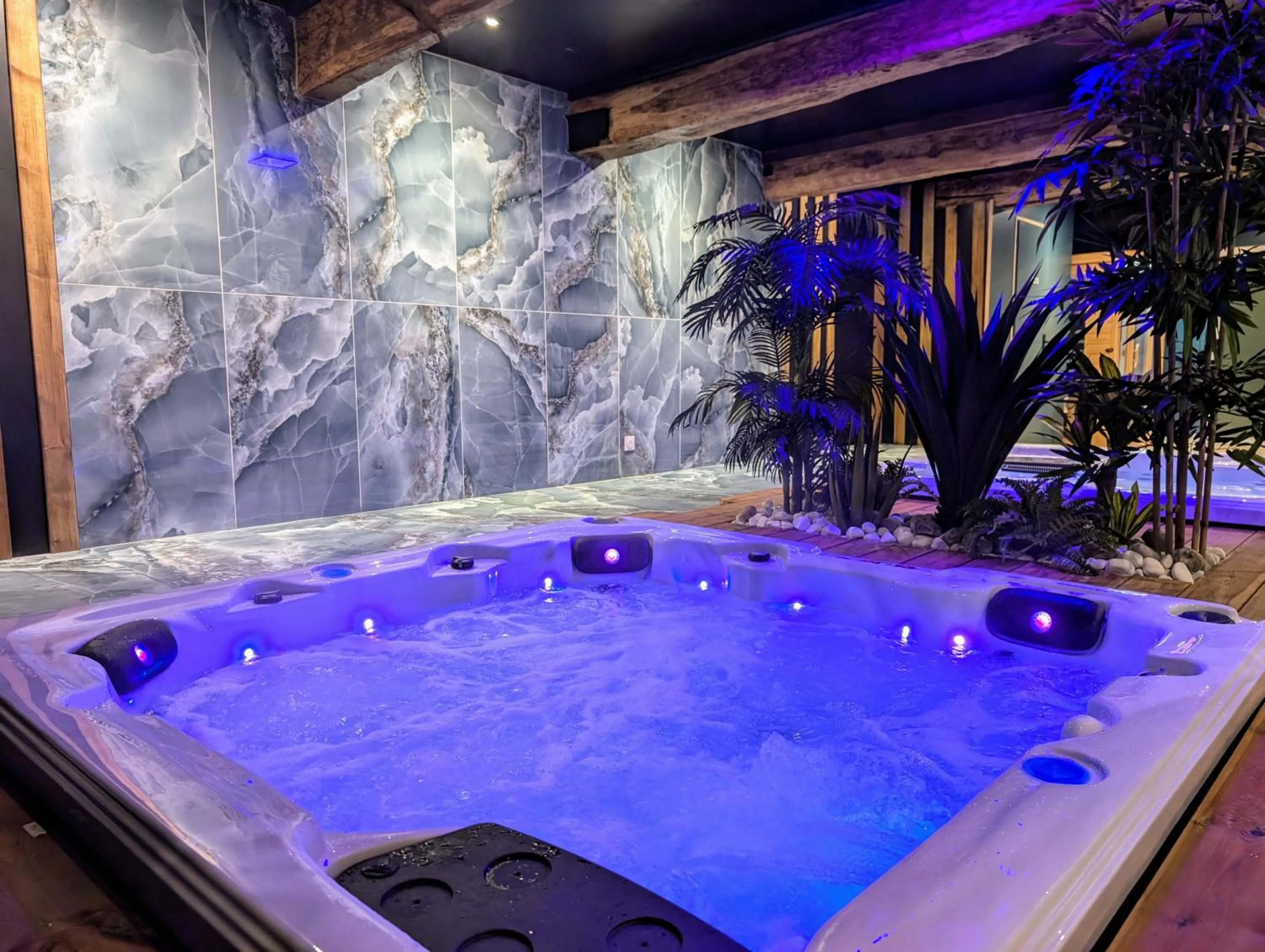 Spa and wellness centre/facilities in Le Relais du Beffroi & SPA