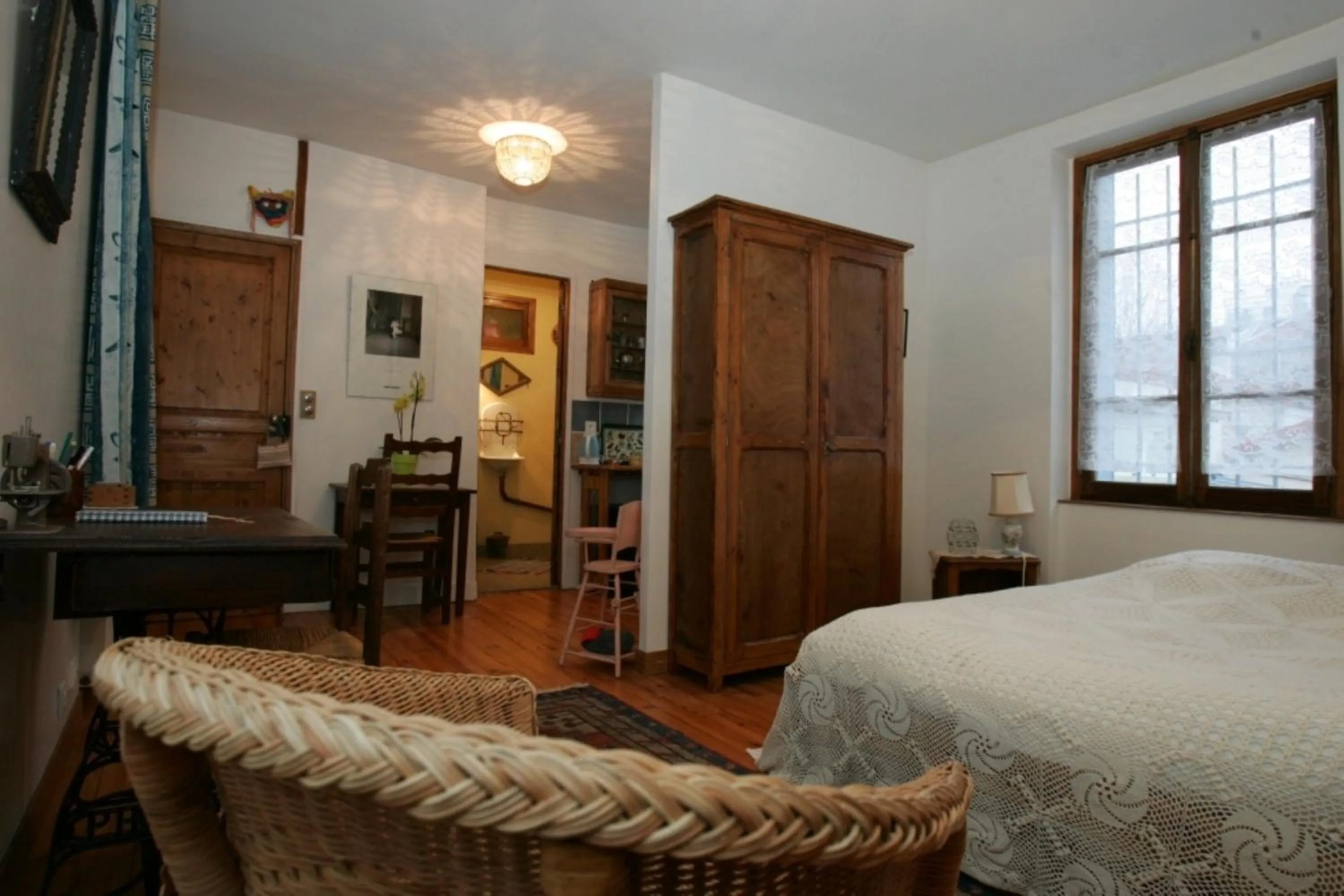 Photo of the whole room, Bed in Chambres d'hôtes Haut de Belleville