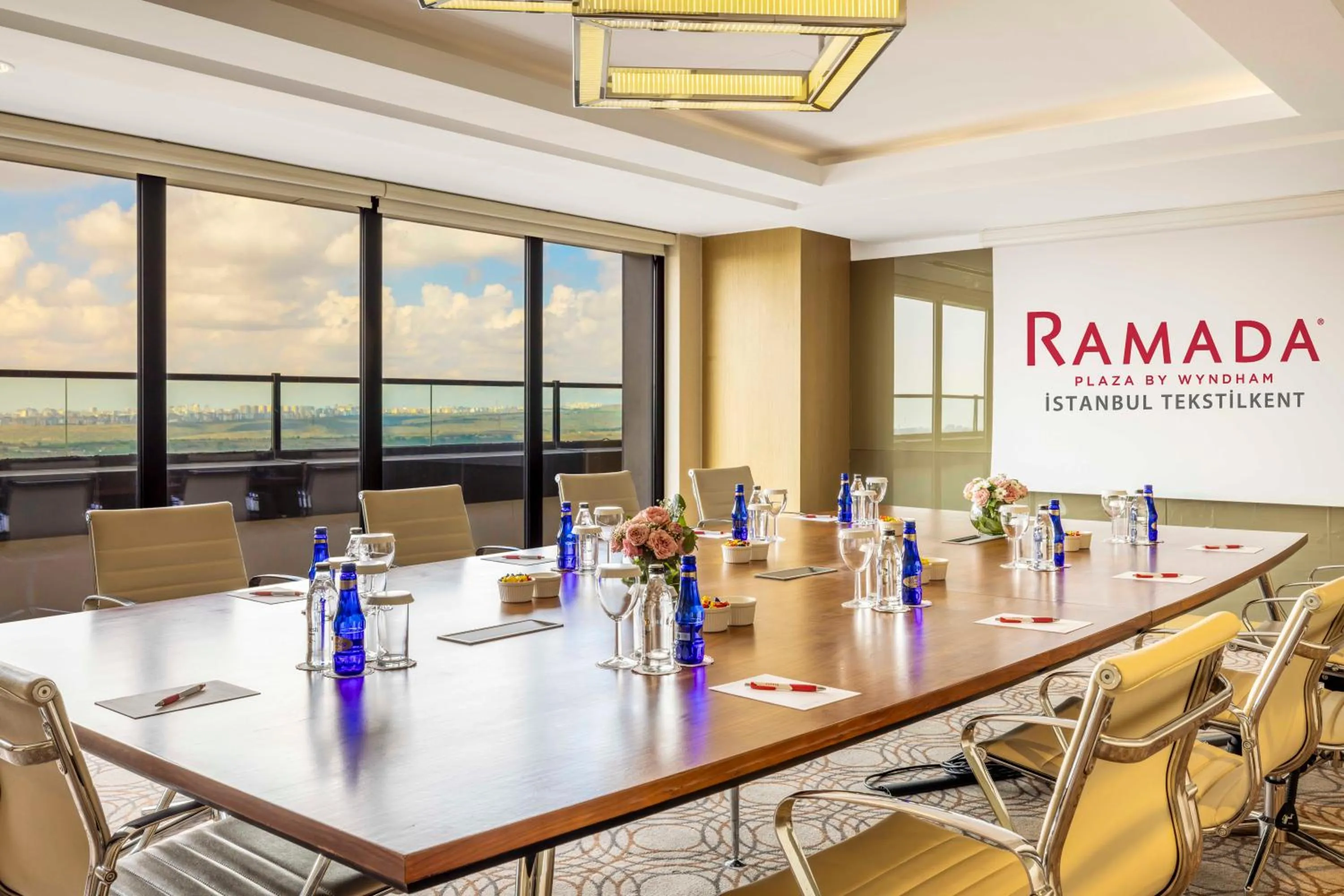 Meeting/conference room in Ramada Plaza By Wyndham Istanbul Tekstilkent