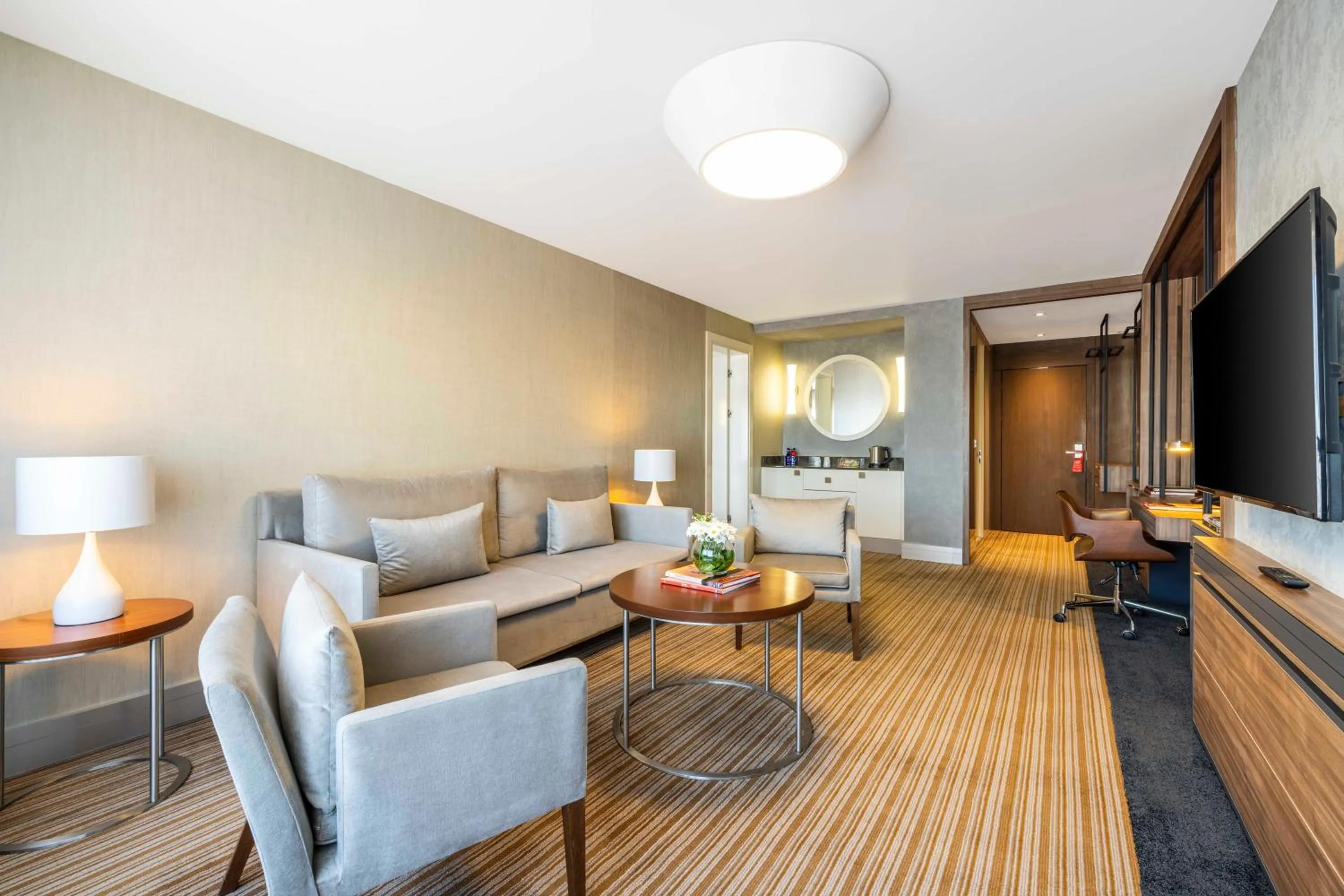 Living room in Ramada Plaza By Wyndham Istanbul Tekstilkent