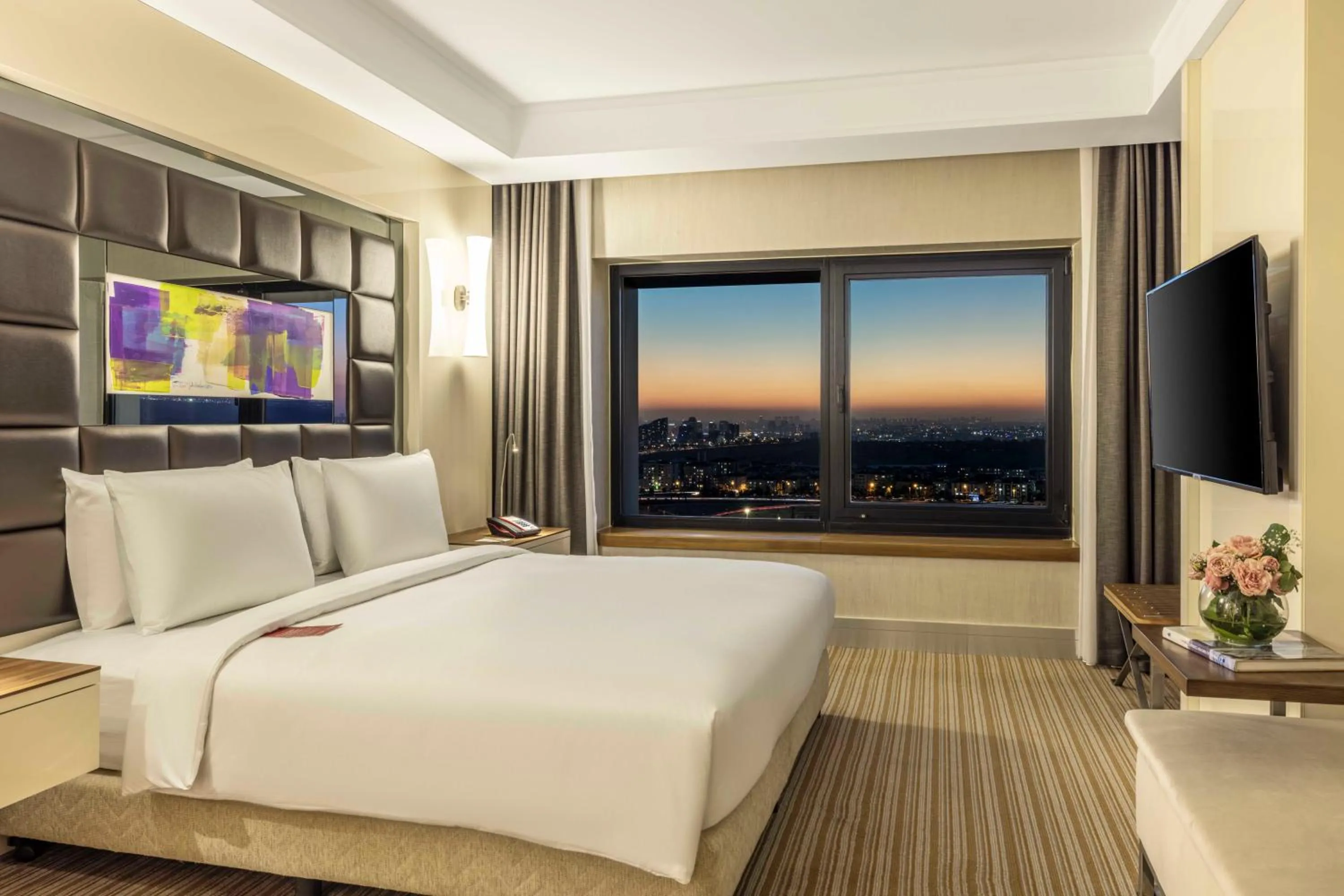 Bed in Ramada Plaza By Wyndham Istanbul Tekstilkent