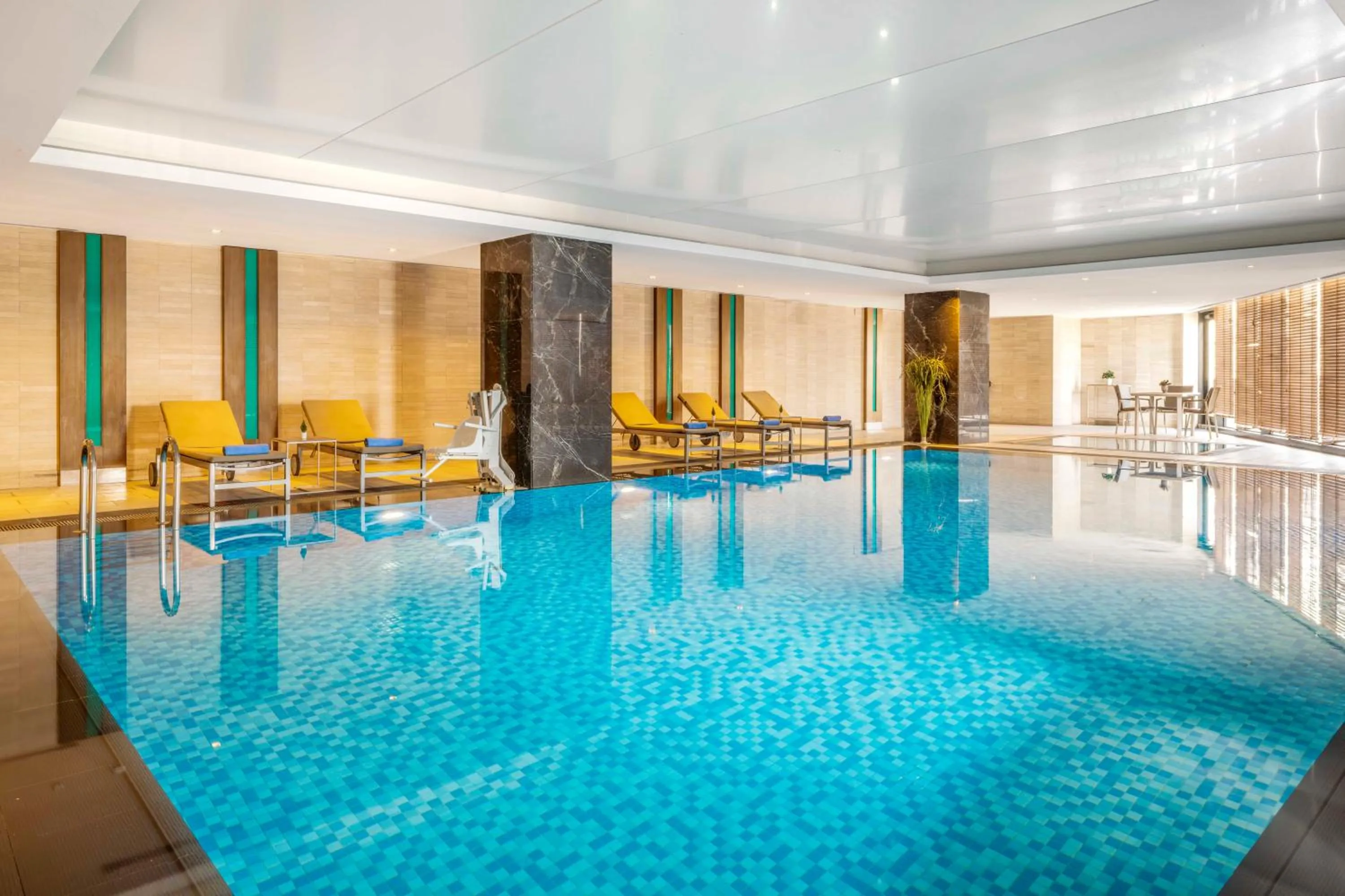 Swimming pool in Ramada Plaza By Wyndham Istanbul Tekstilkent