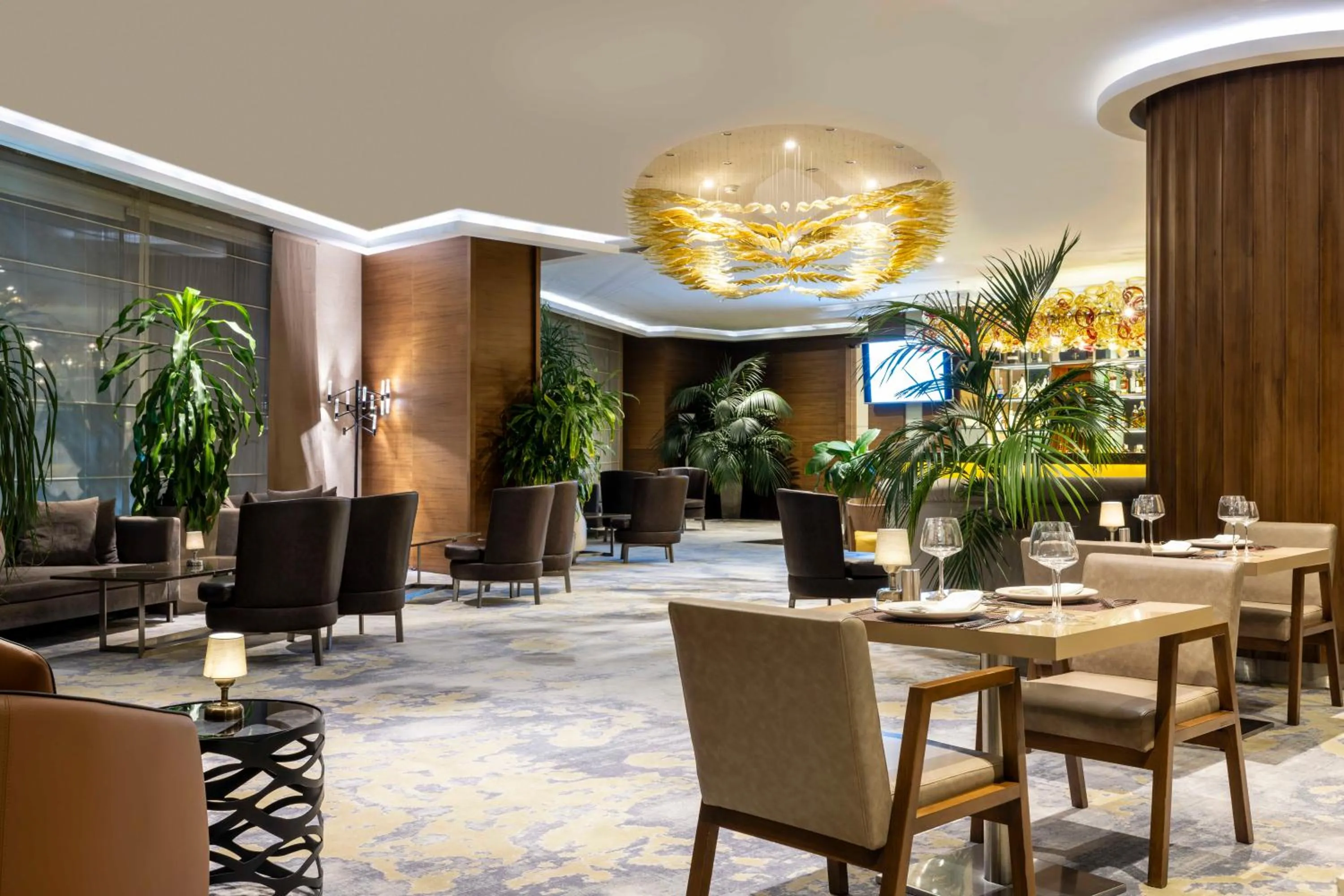Lounge or bar in Ramada Plaza By Wyndham Istanbul Tekstilkent