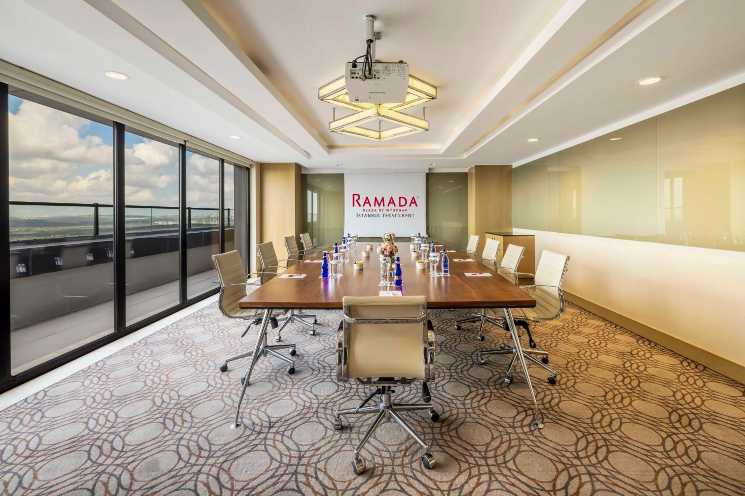 Meeting/conference room in Ramada Plaza By Wyndham Istanbul Tekstilkent