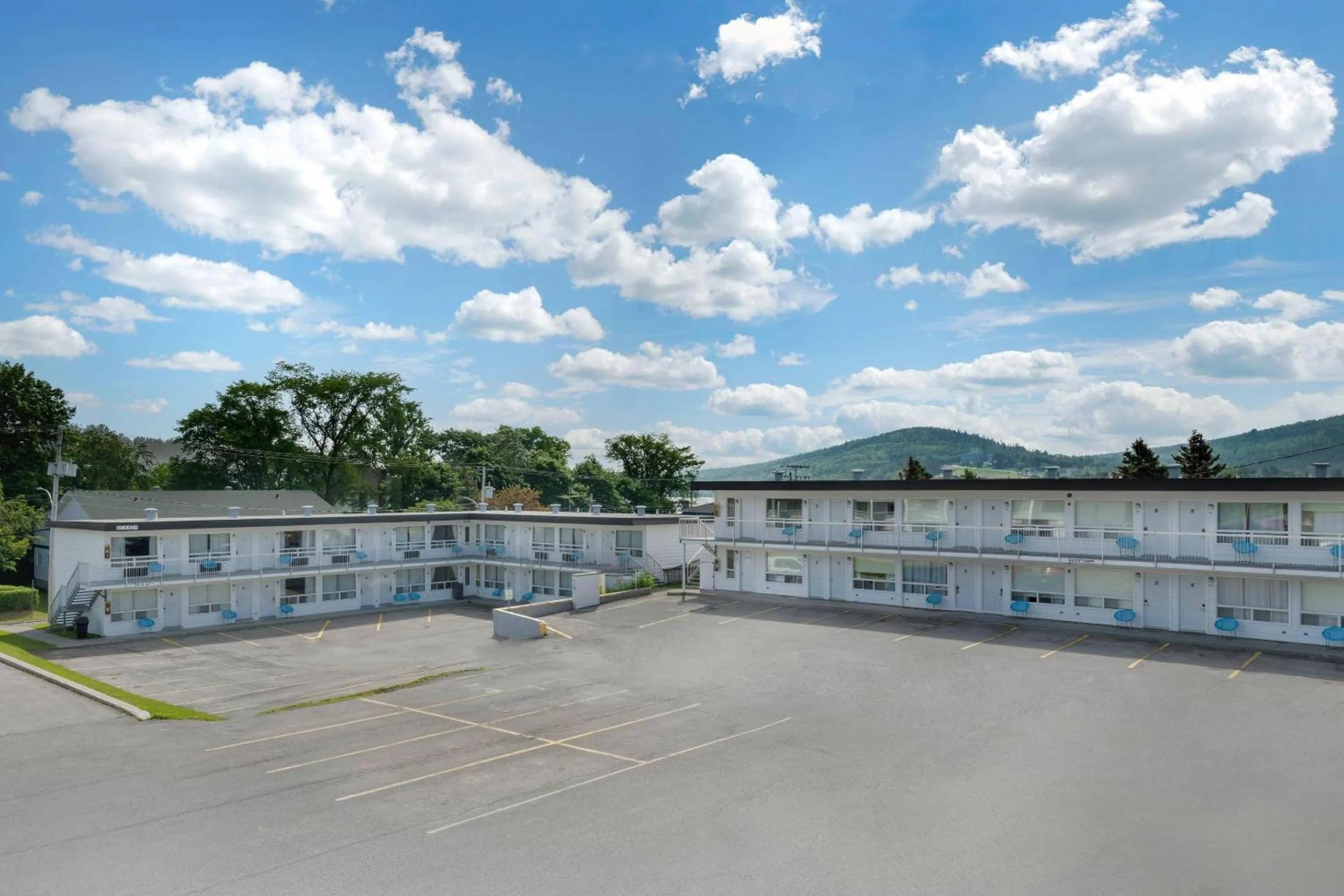 Property building in Rodeway Inn