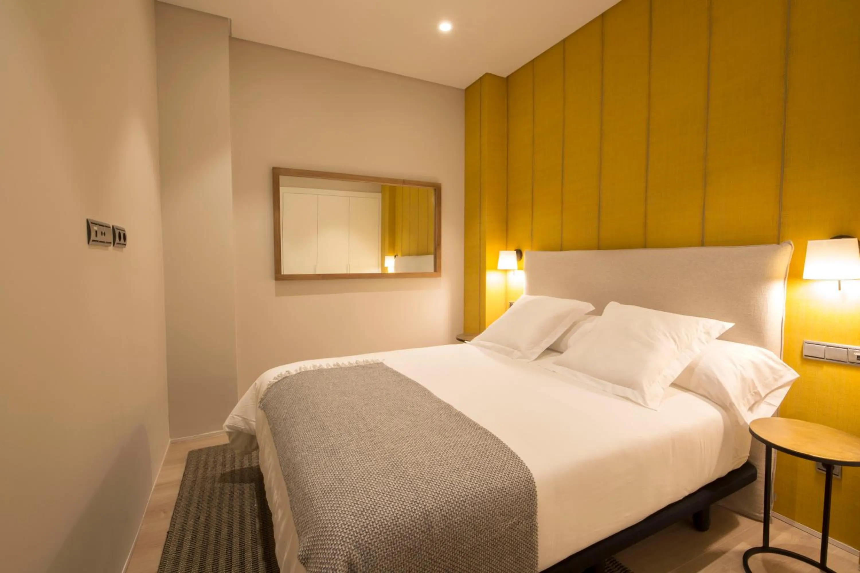 Bed in U-Sense Granada Catedral