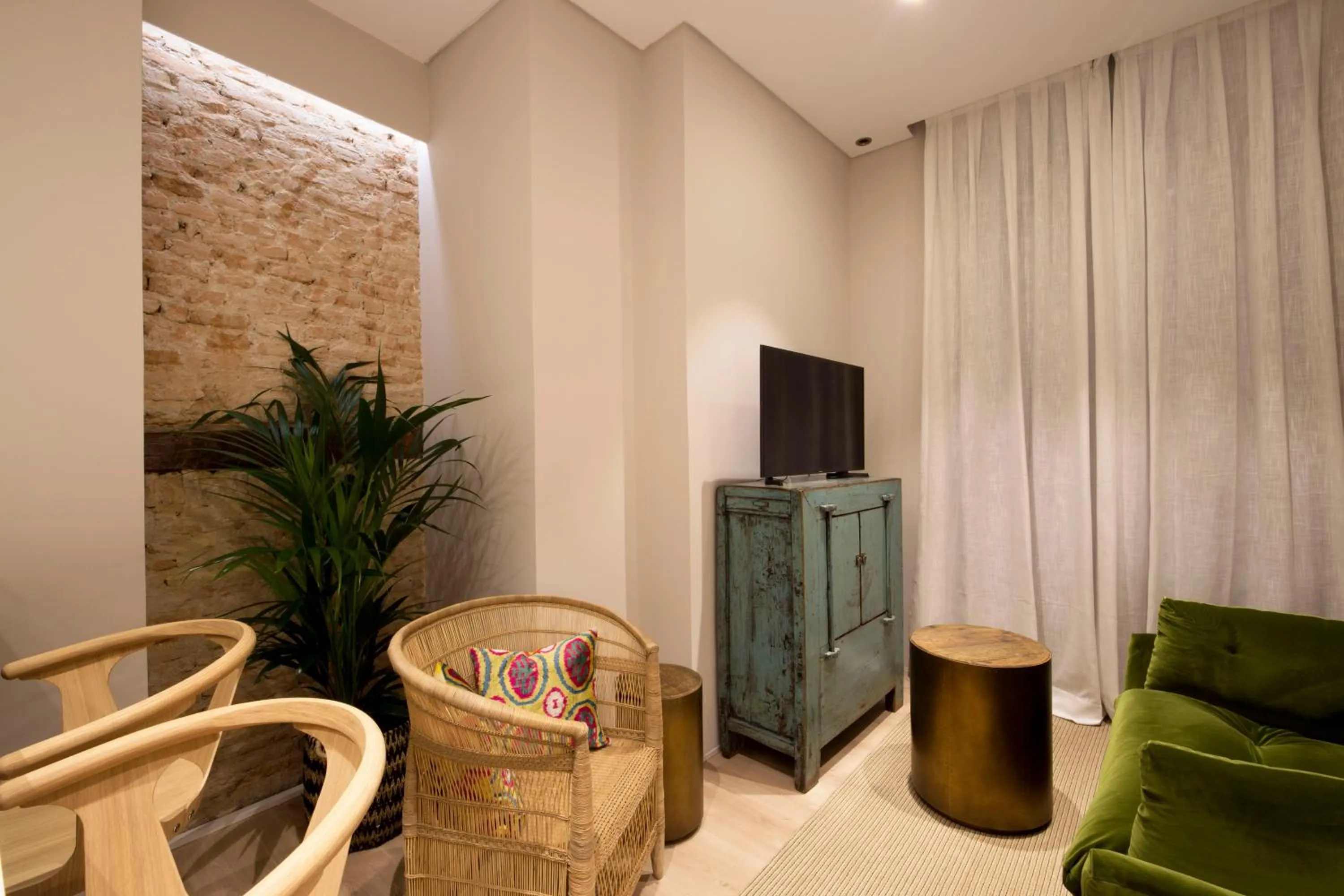 TV and multimedia in U-Sense Granada Catedral