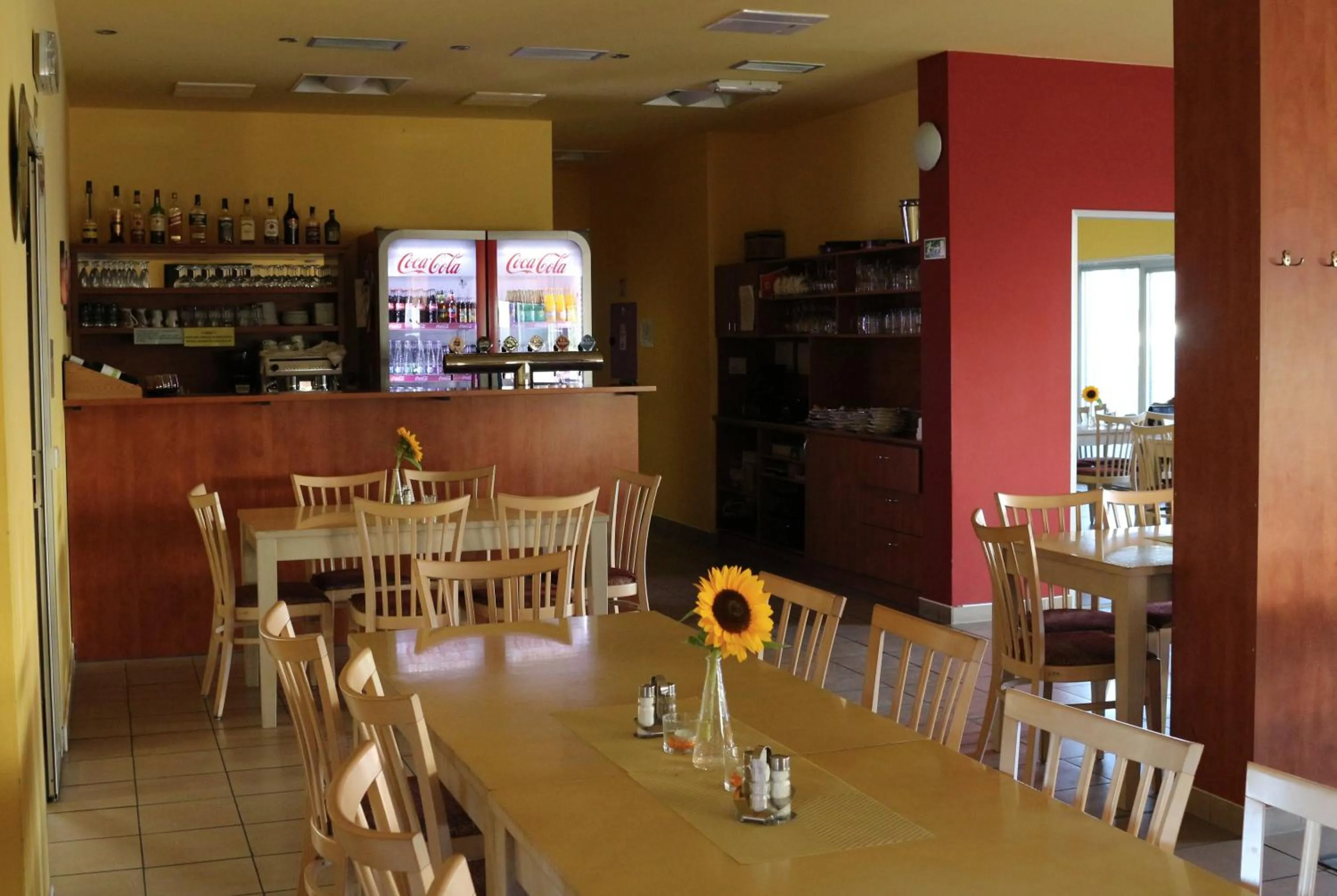 Restaurant/places to eat in Hotel Petra