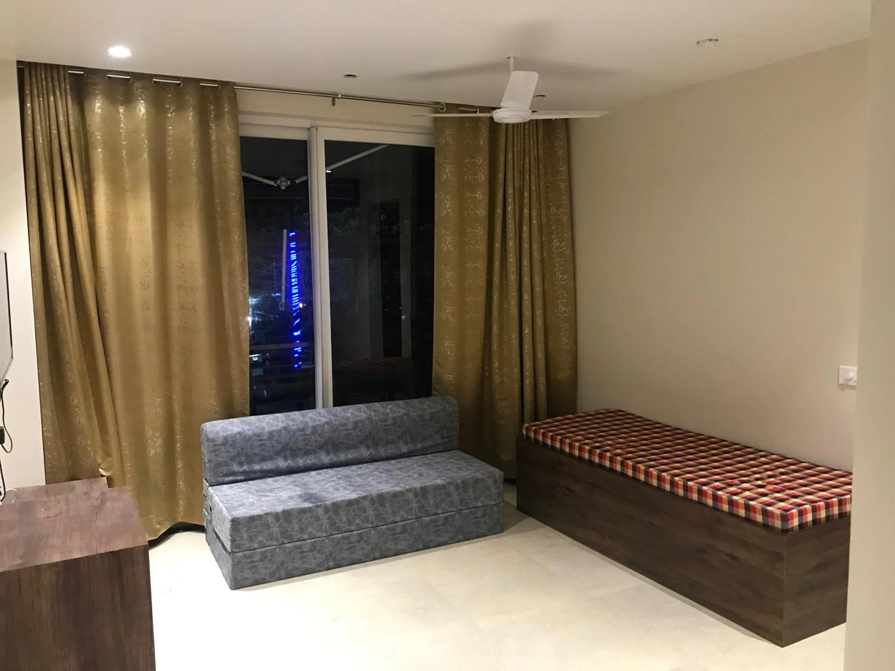 Living room, Bed in Hotel Manbhavan