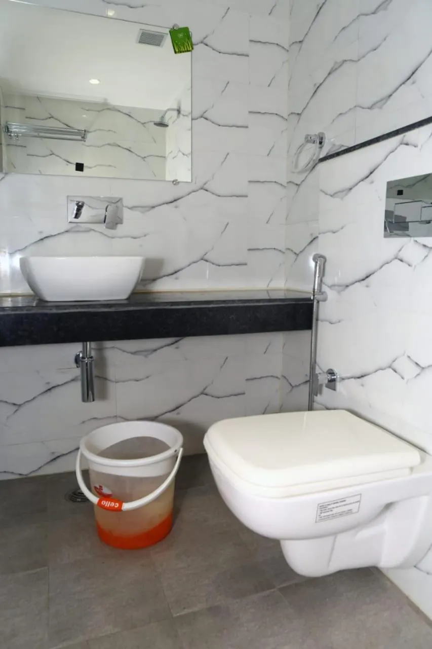 Bathroom in Hotel Manbhavan