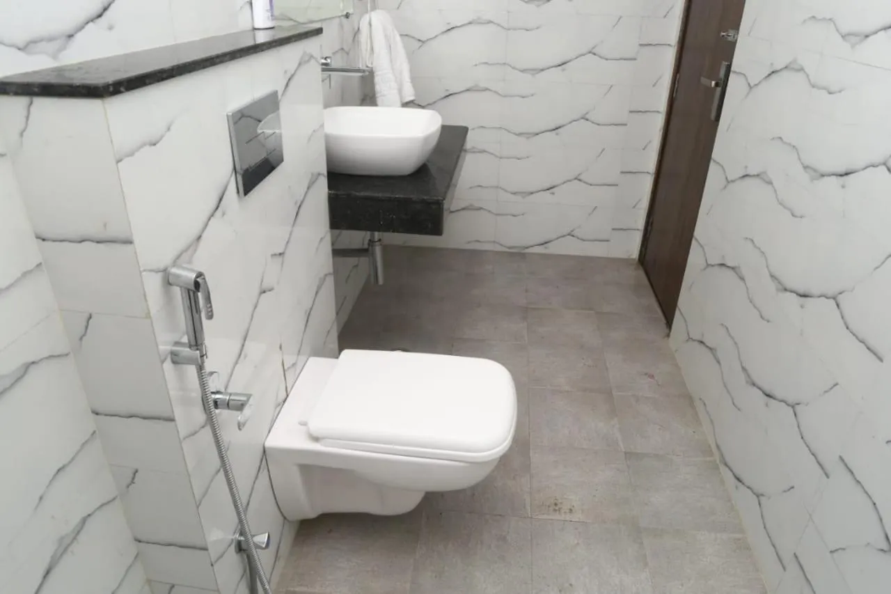 Bathroom in Hotel Manbhavan