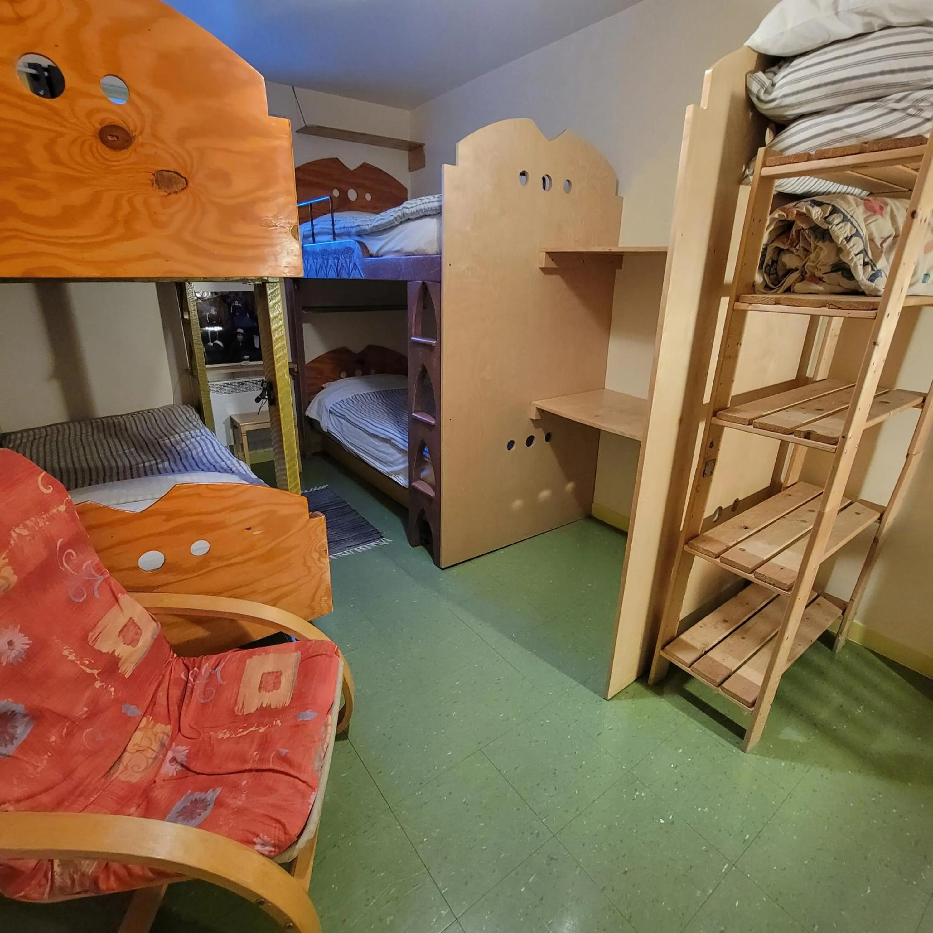 4-Bed Female Dormitory Room in Auberge Internationale Le Tangon