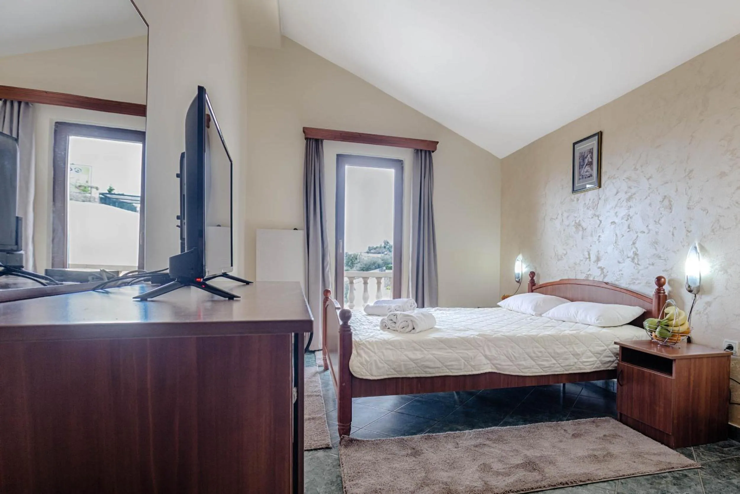 Deluxe Double Room with Extra Bed in Mali Miločer Bay Accommodation