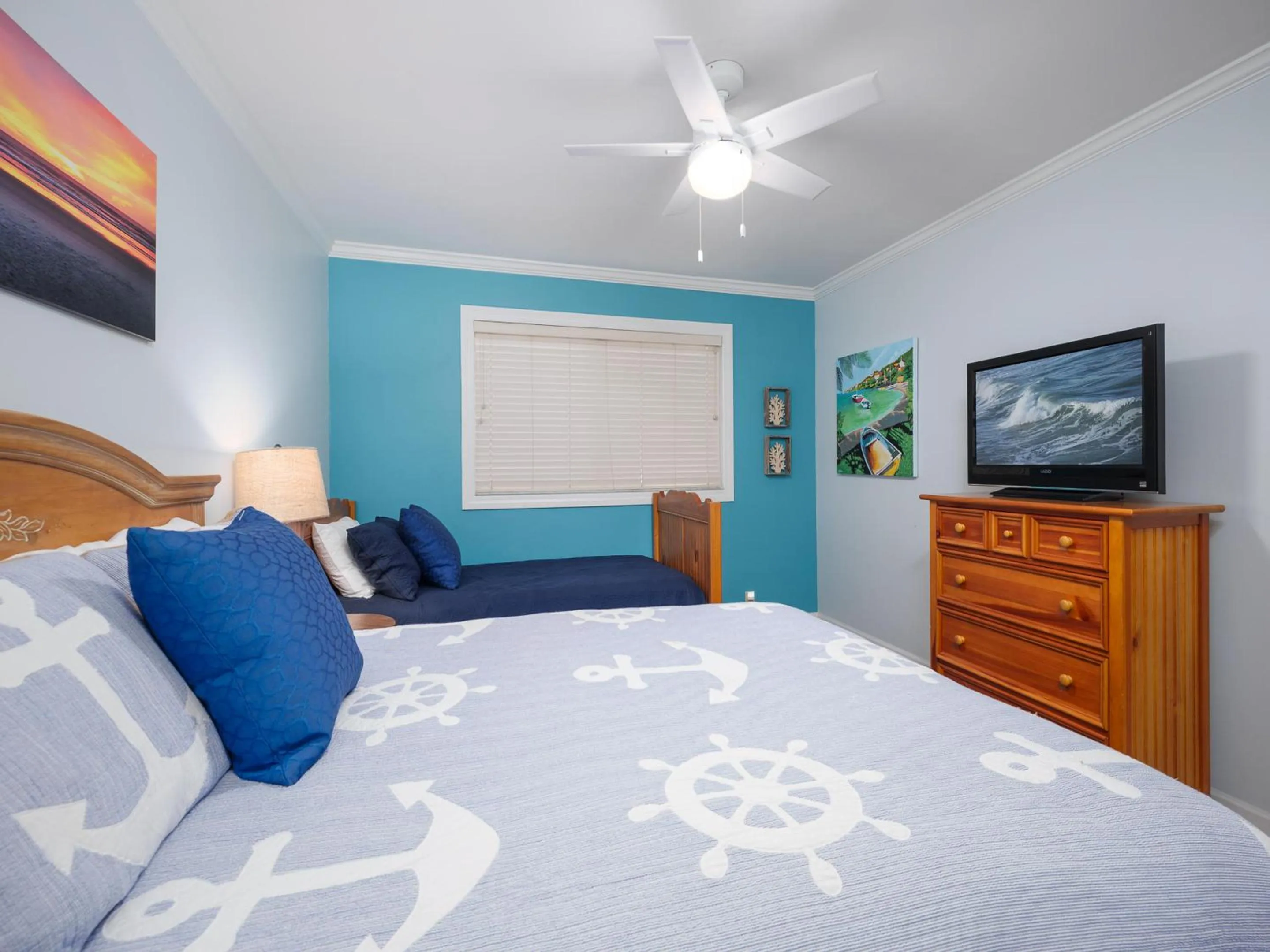 Property building, Bed in Hibiscus 201 D