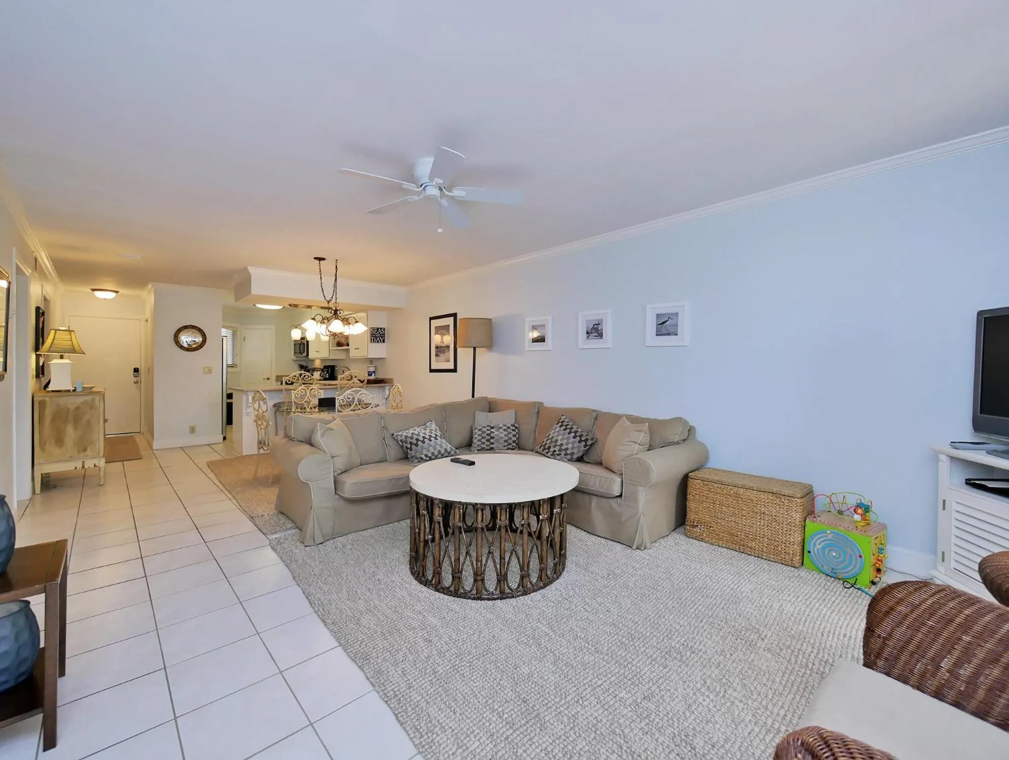 Living room in Hibiscus 201 D