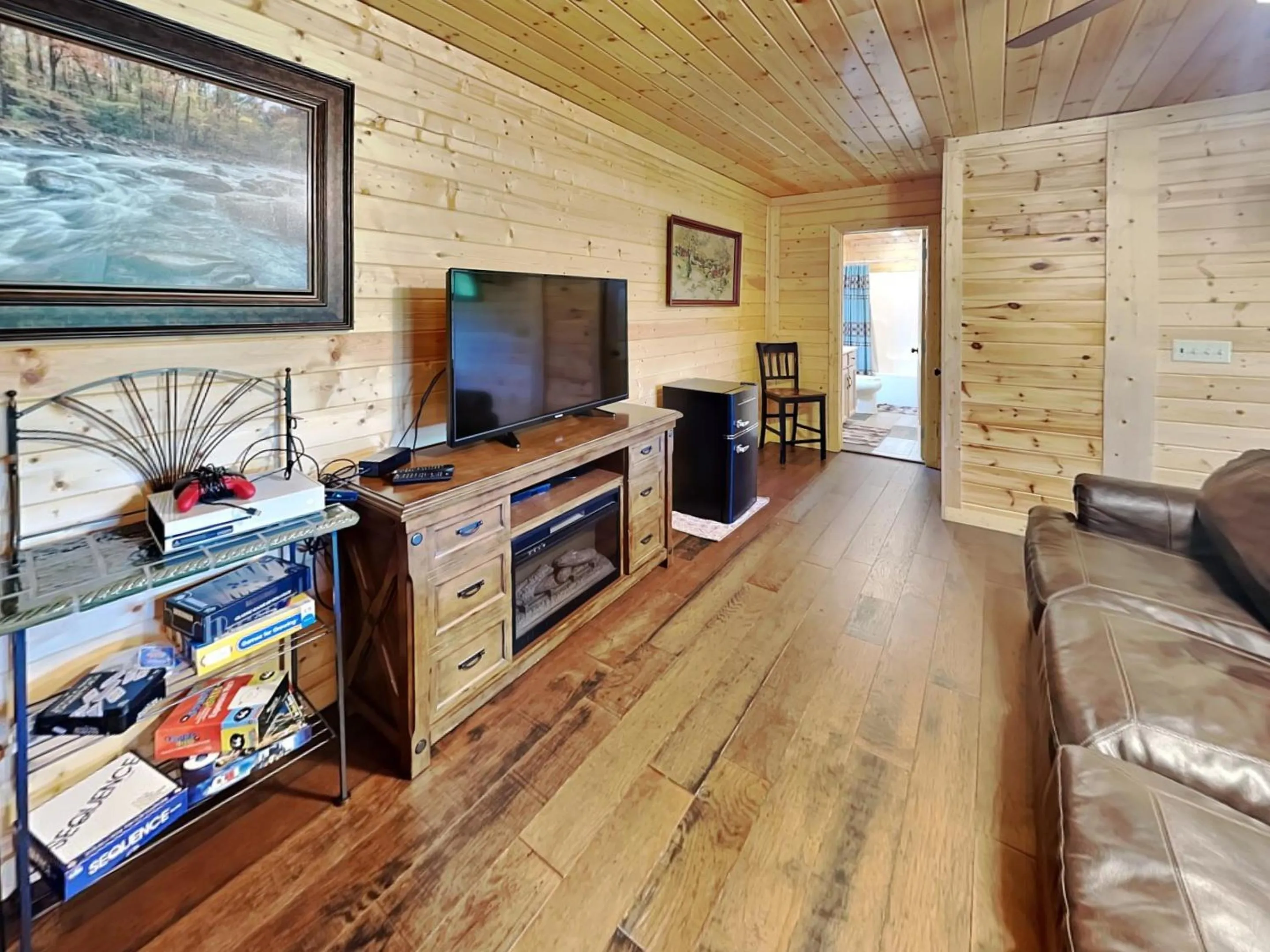 Property building in Emilys Hideaway