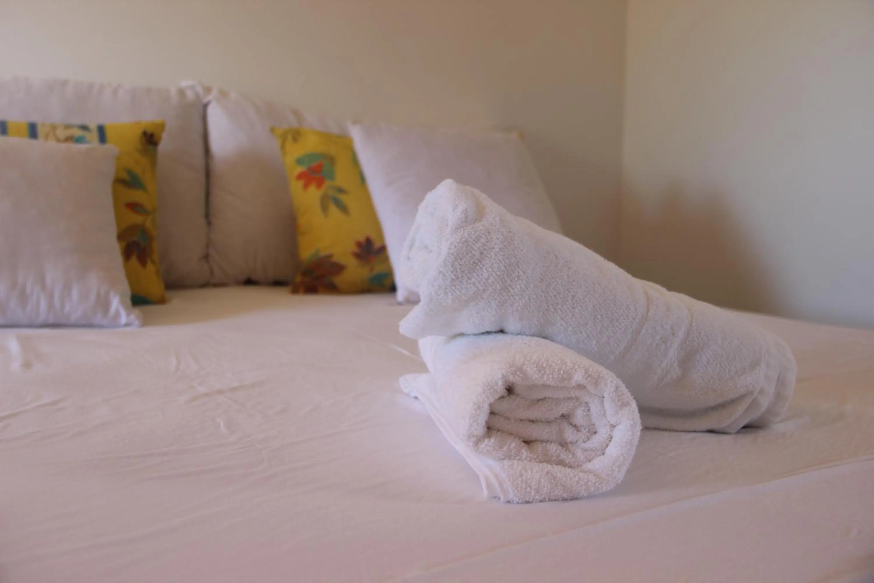 Bed in Flat's Portal do Sol-SMG