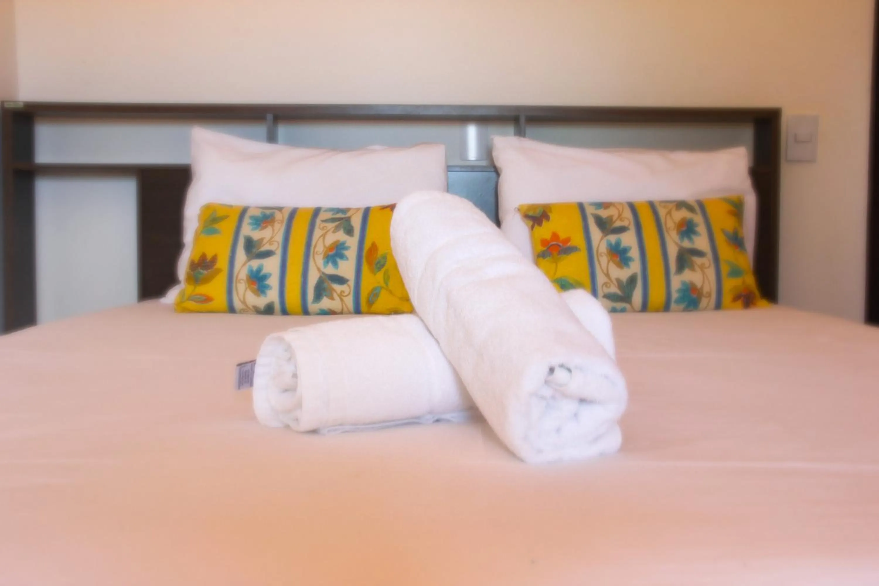 Bed in Flat's Portal do Sol-SMG