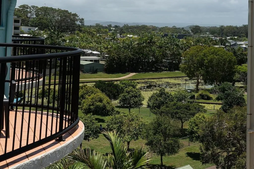 Natural landscape in Ocean Views - Top floor