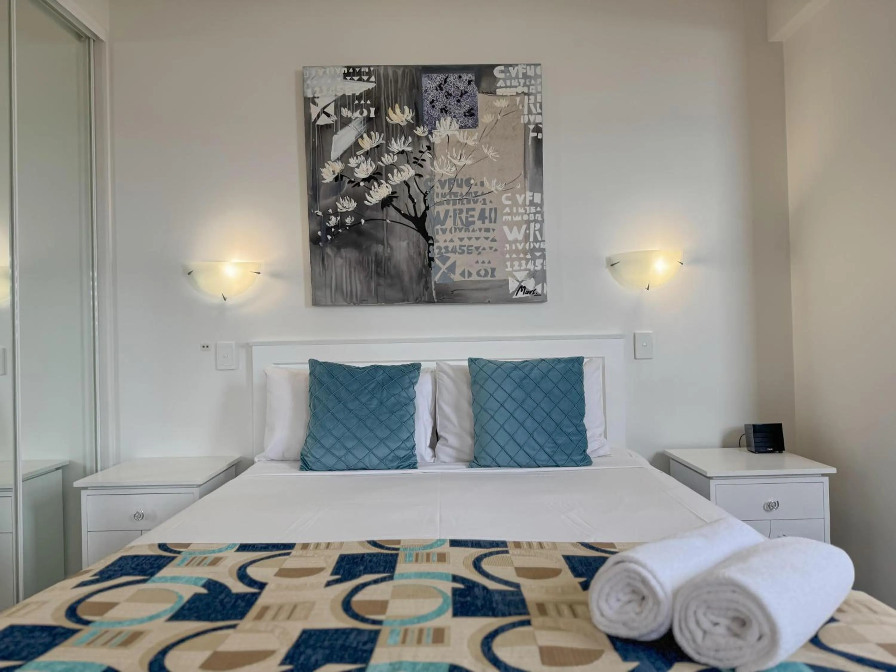 Bed in Ocean Views - Top floor