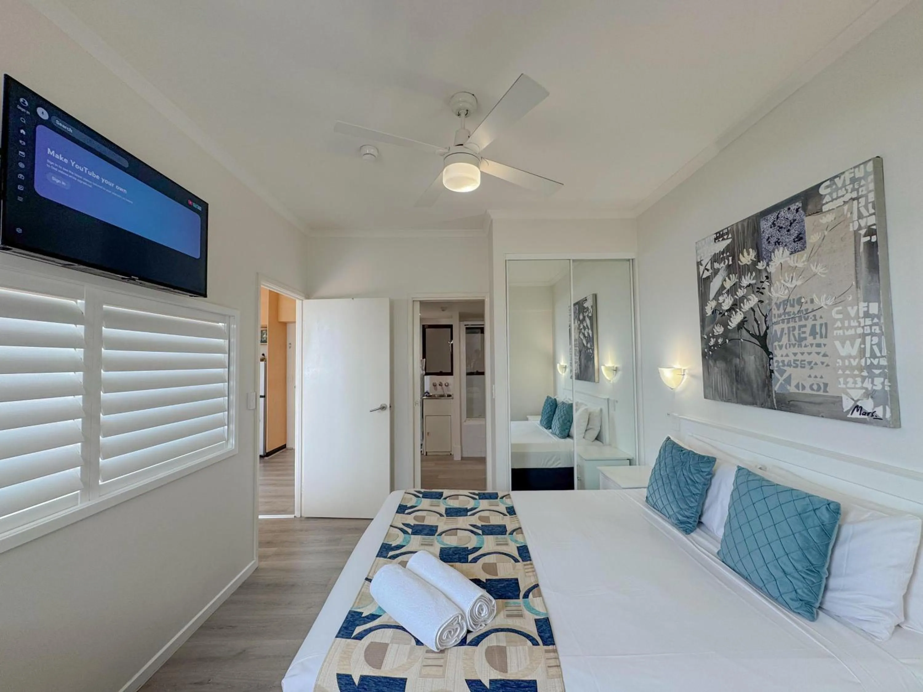 Bedroom, Bed in Ocean Views - Top floor