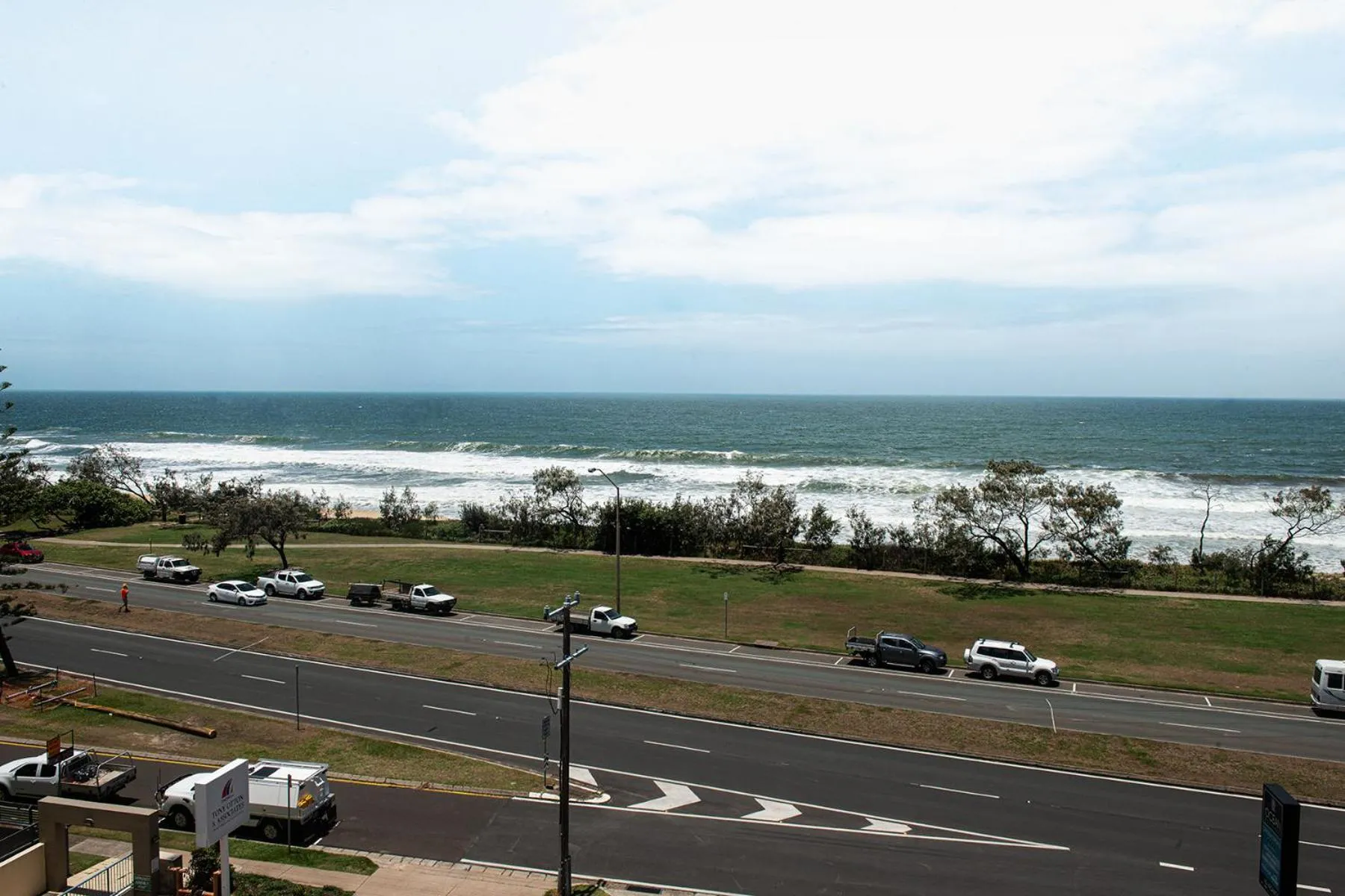Beach in Ocean Views - Top floor